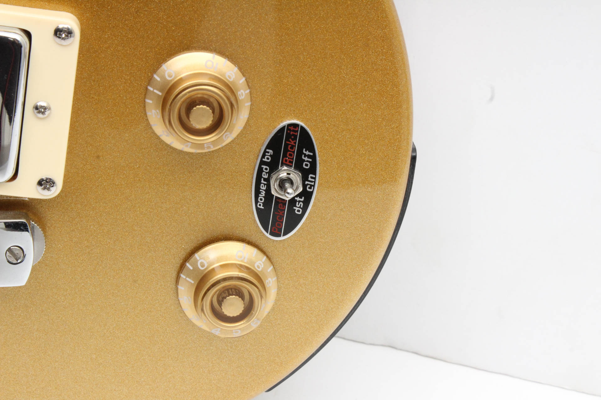 Traveler Guitar EG-1 Custom Electric Travel Guitar in Gold