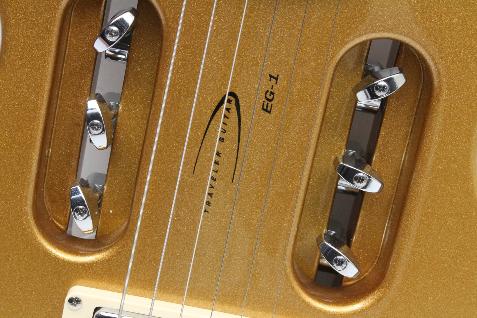 Traveler Guitar EG-1 Custom Electric Travel Guitar in Gold