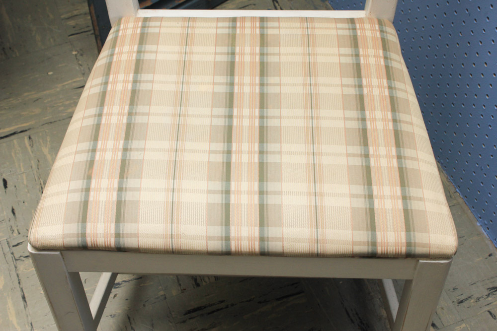 Vintage White Ladder-Back Side Chair