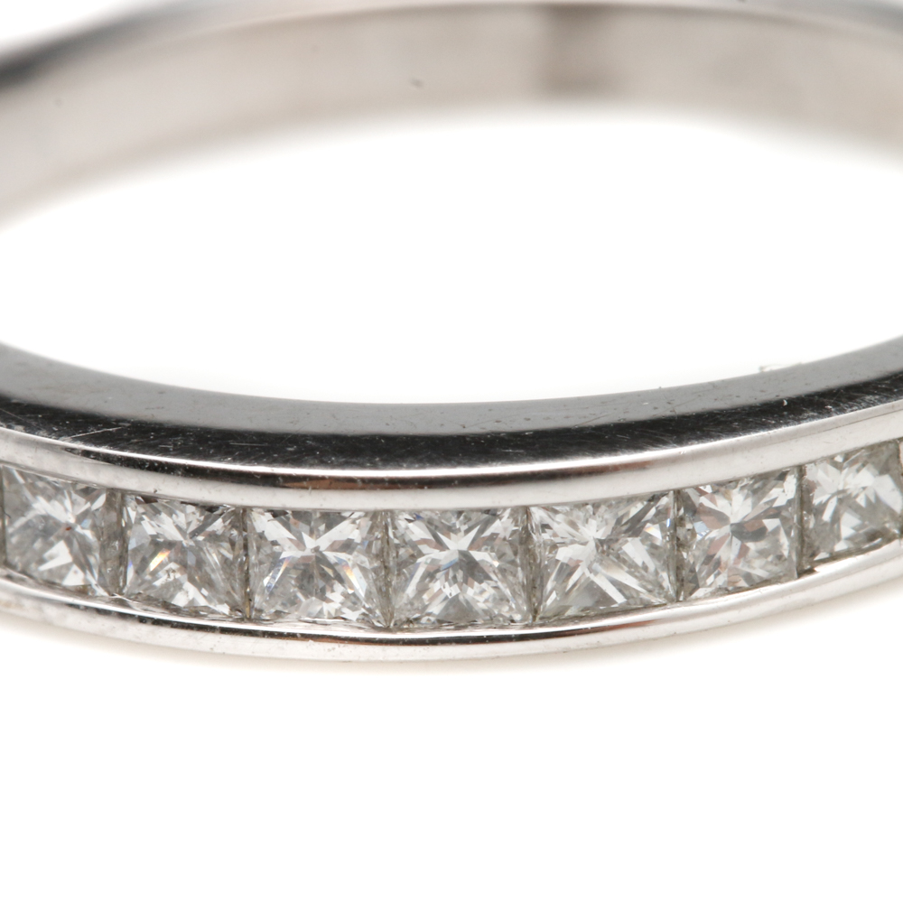 18K White Gold Diamond Ring