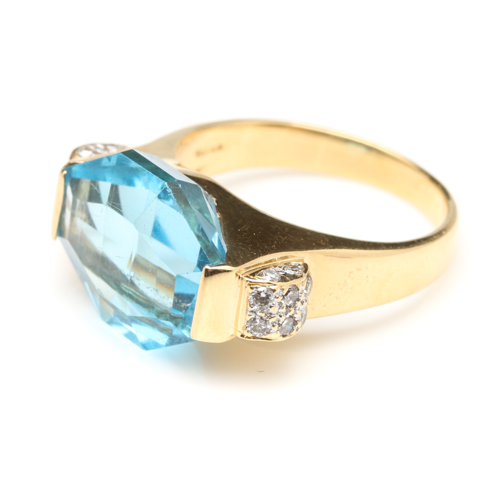 18K Yellow Gold 7.83 CT Blue Topaz Ring