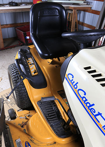 Cub Cadet Super LT 1554 Riding Lawnmower