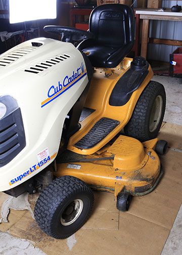 Cub Cadet Super LT 1554 Riding Lawnmower