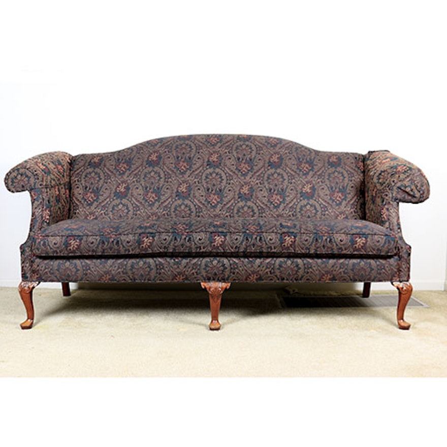 Chippendale Sofa by Woodmark