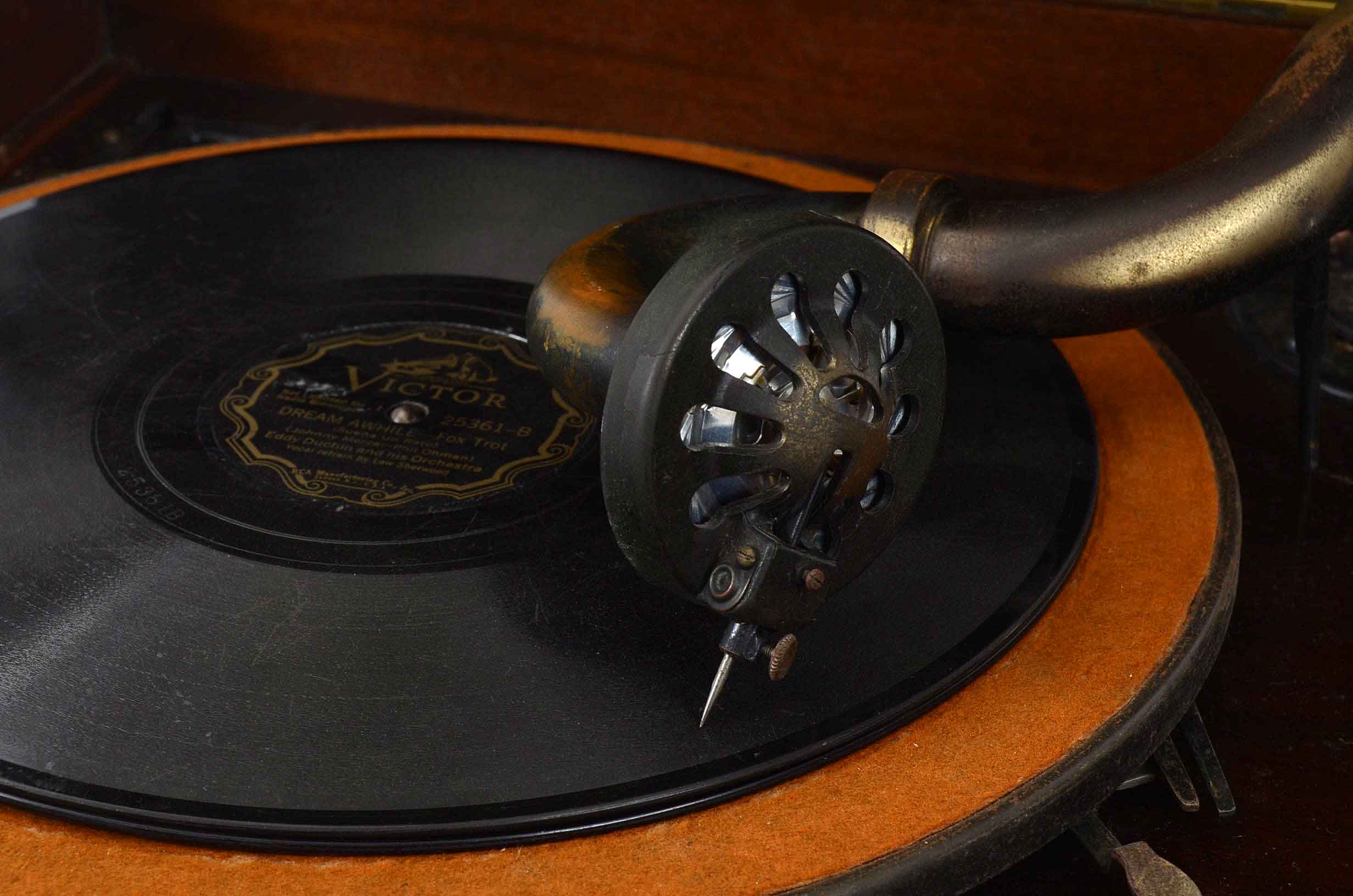 Vintage Victrola Phonograph and Records
