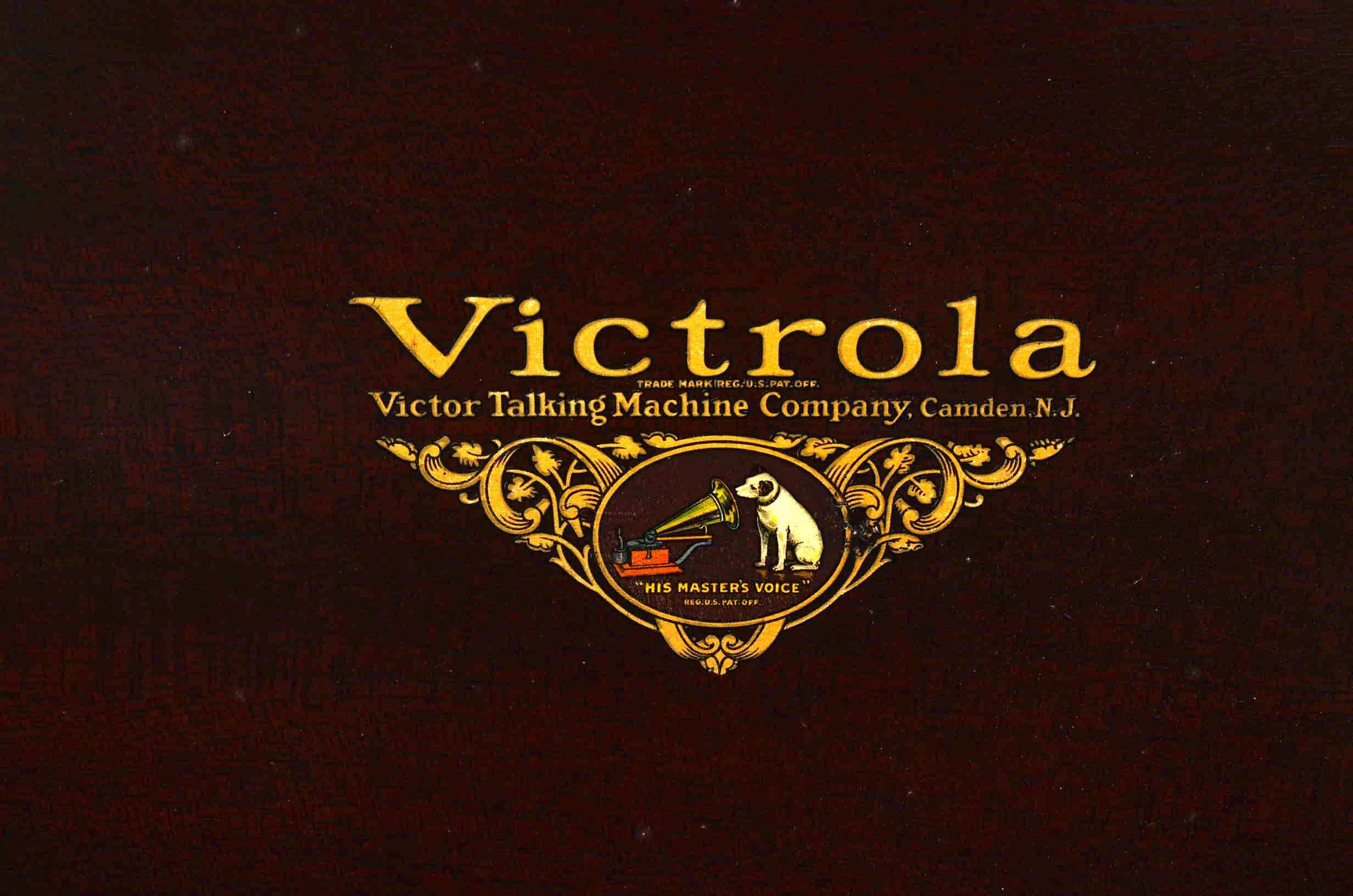 Vintage Victrola Phonograph and Records