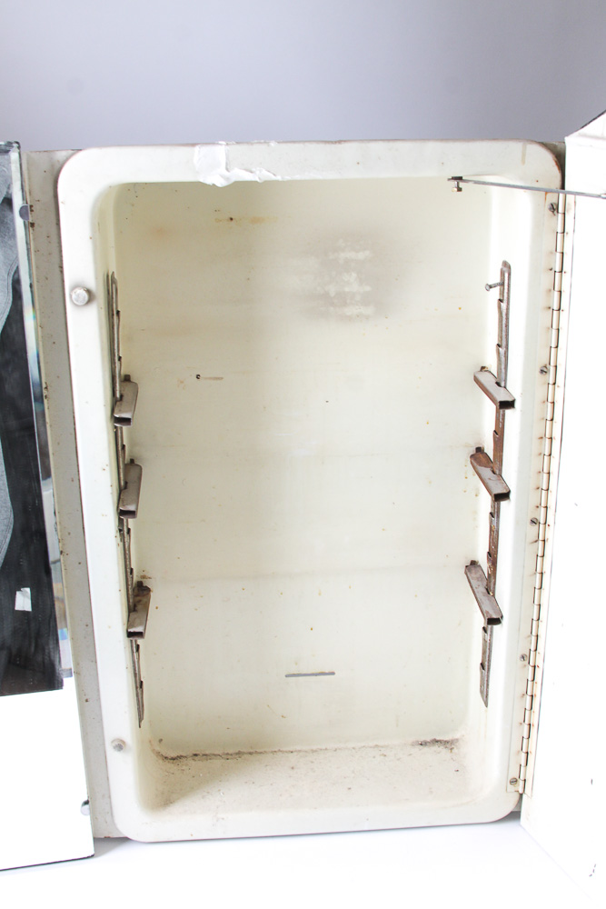 Vintage Three-Panel Medicine Cabinet by Dura Steel