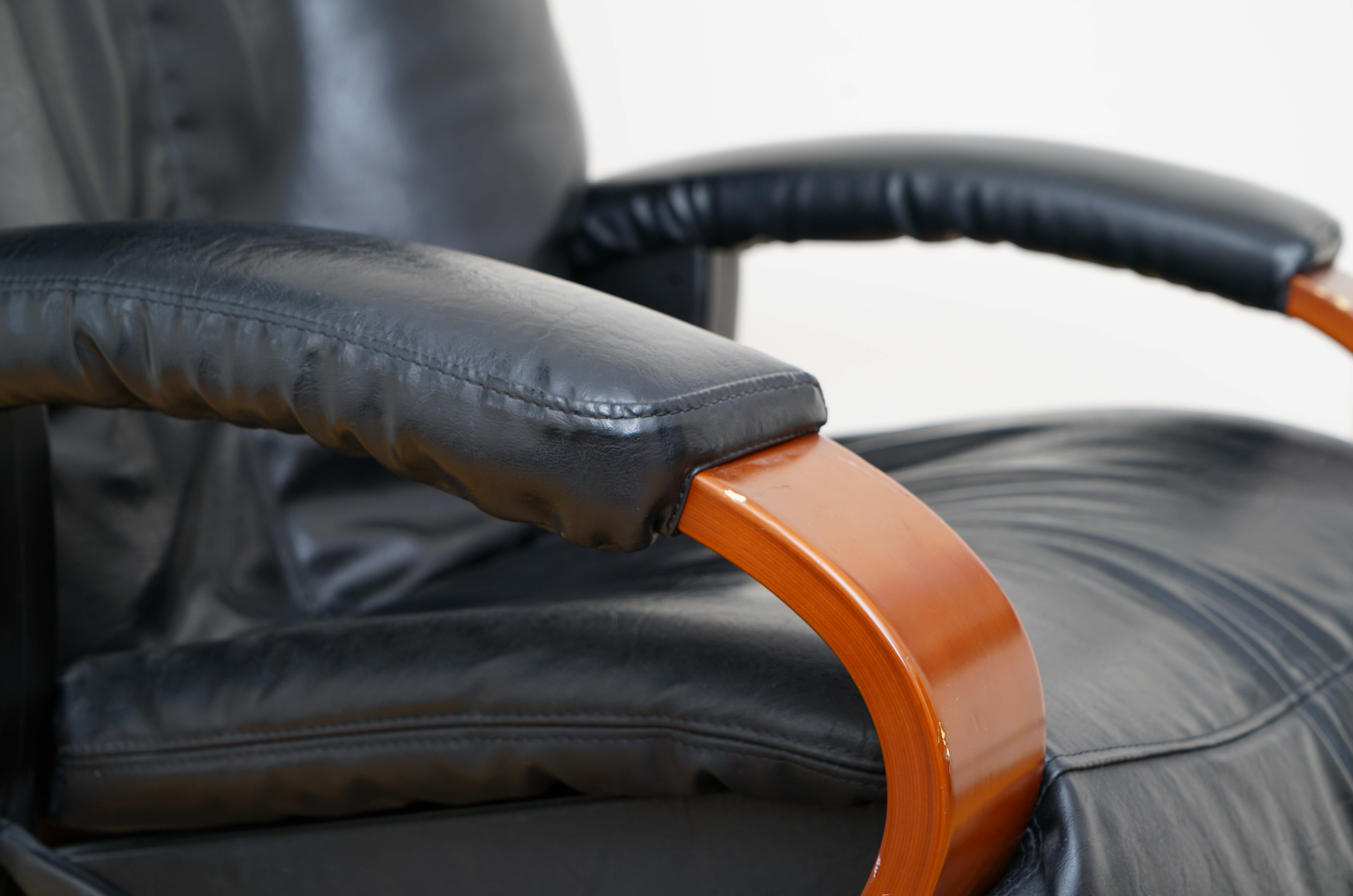 Human Touch Technology (HTT) Swivel Leather Reclining Massage Chair