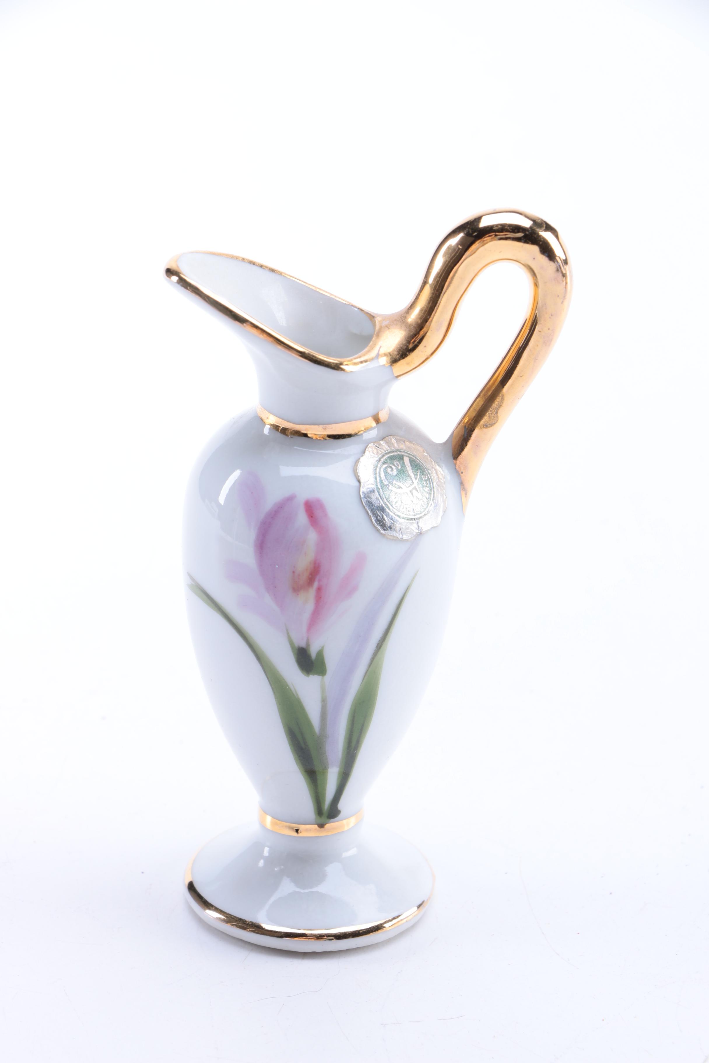 Assortment of Porcelain Vanity Décor