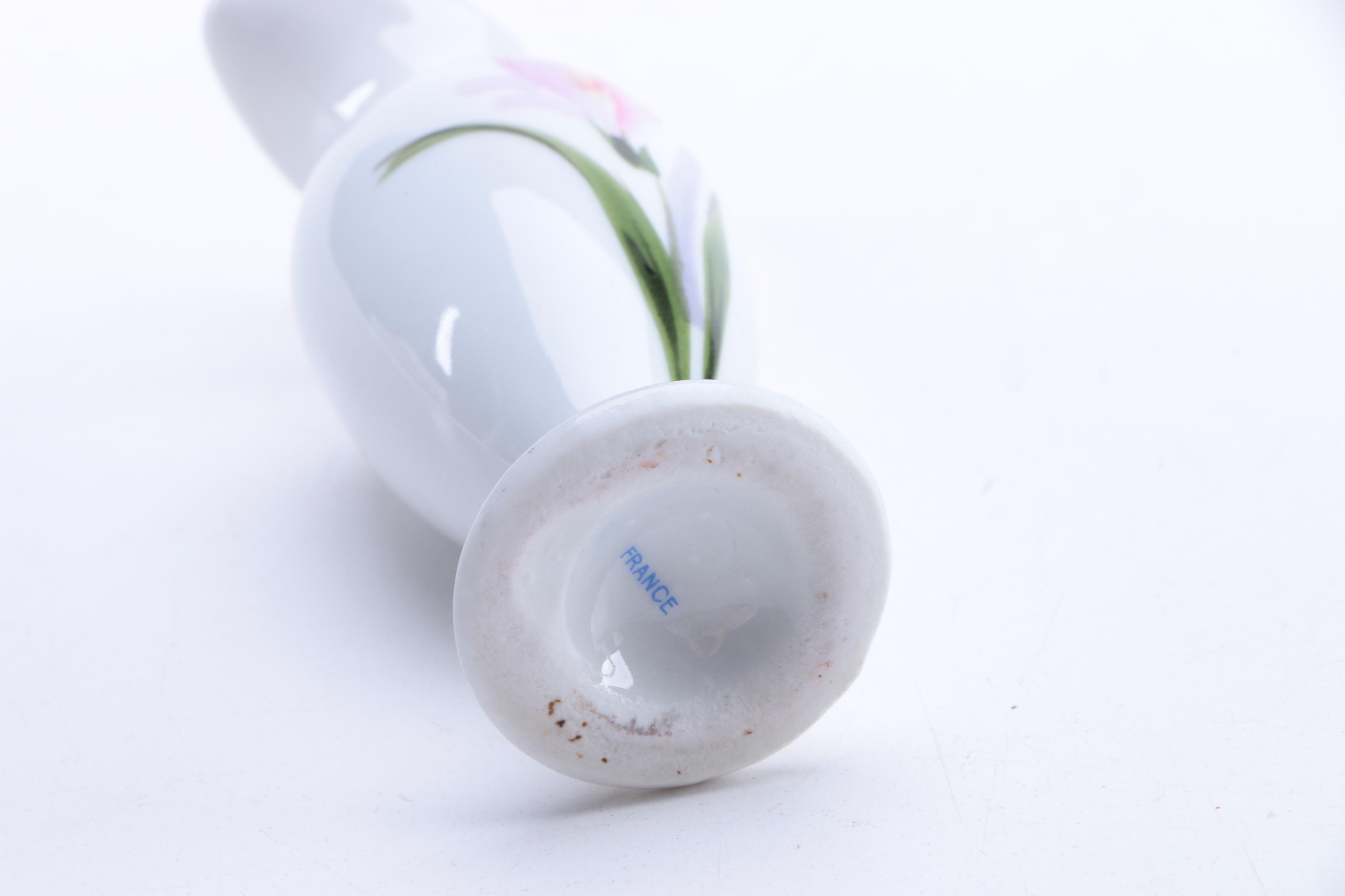 Assortment of Porcelain Vanity Décor