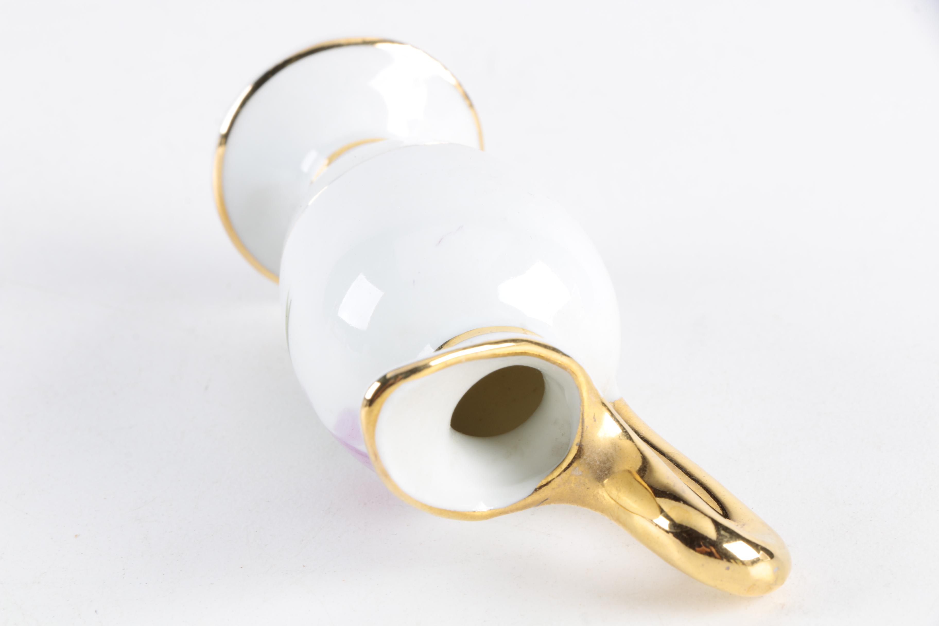 Assortment of Porcelain Vanity Décor