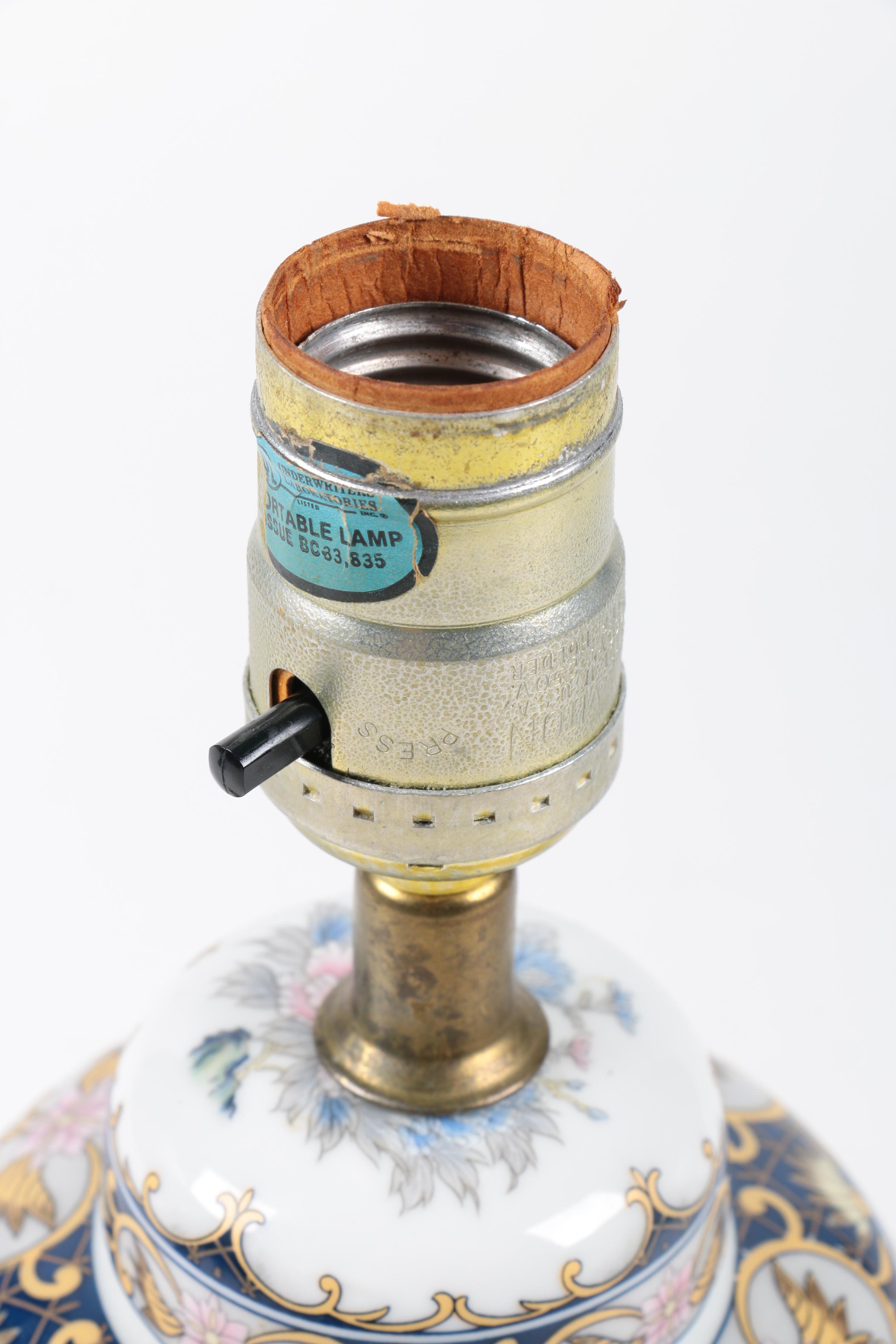 Porcelain Asian Inspired Ginger Jar Table Lamp