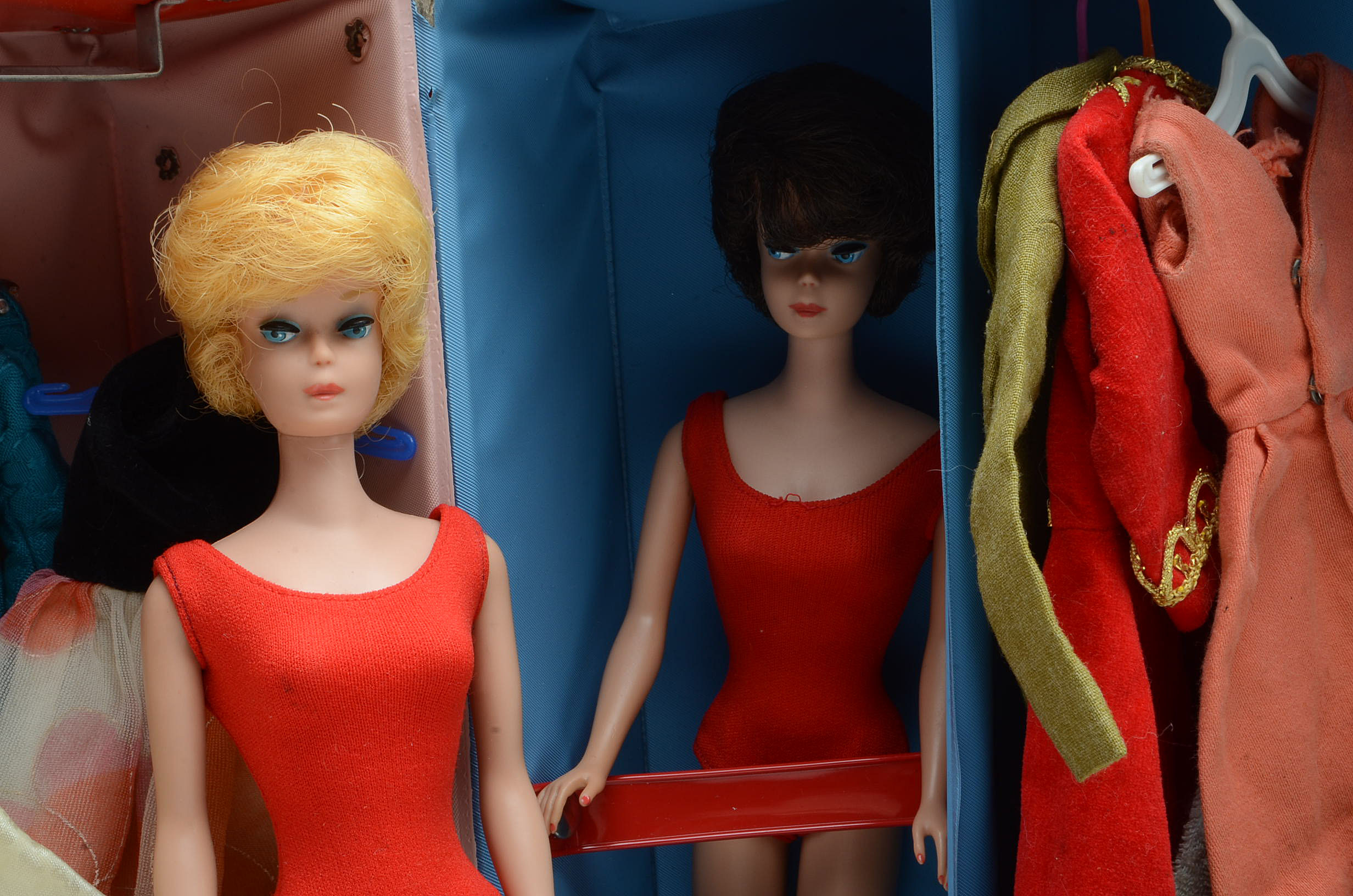 Vintage 1960s Barbie Case with Three Bubble Cut Barbies