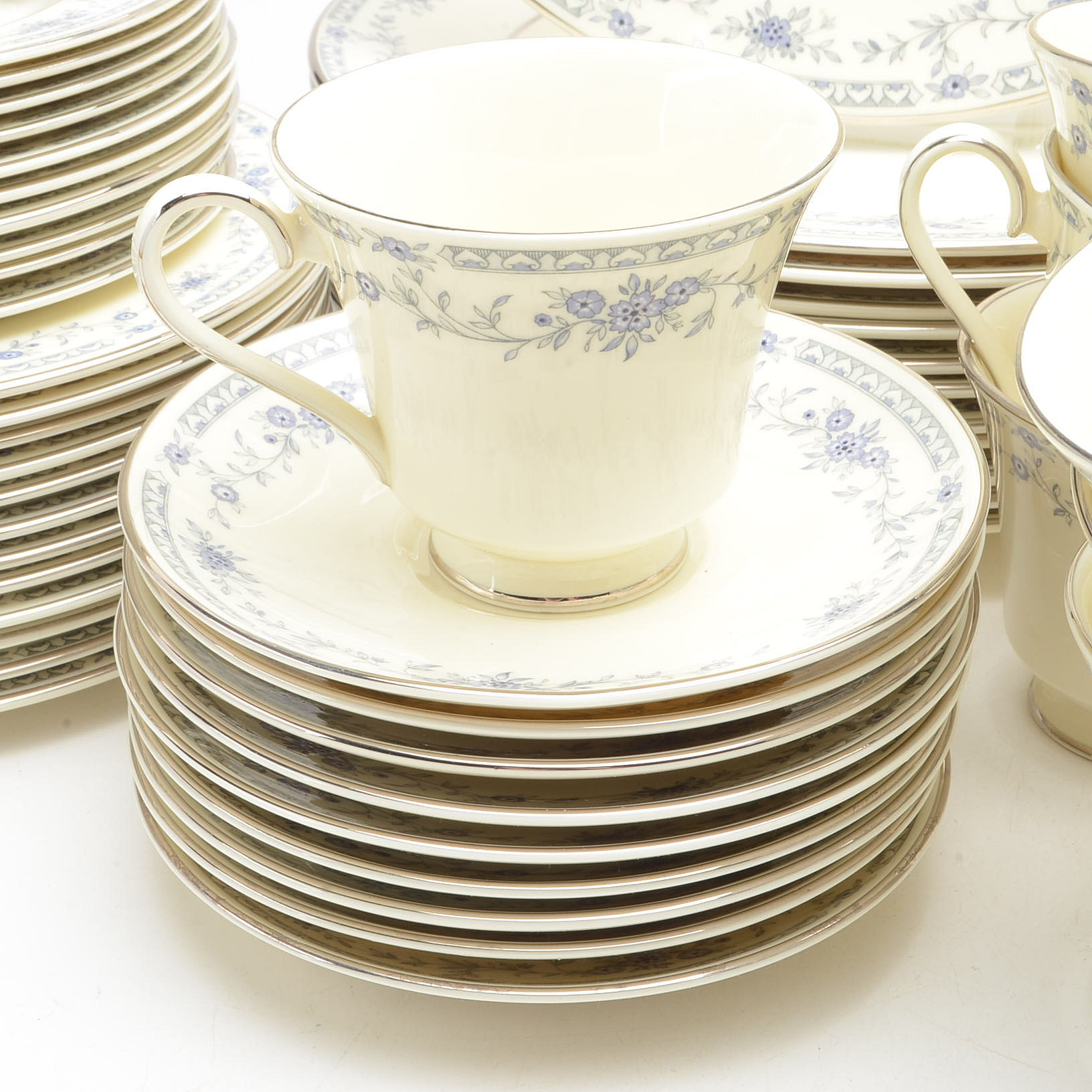 Minton "Bellemeade" Pattern Bone China Dinner Service