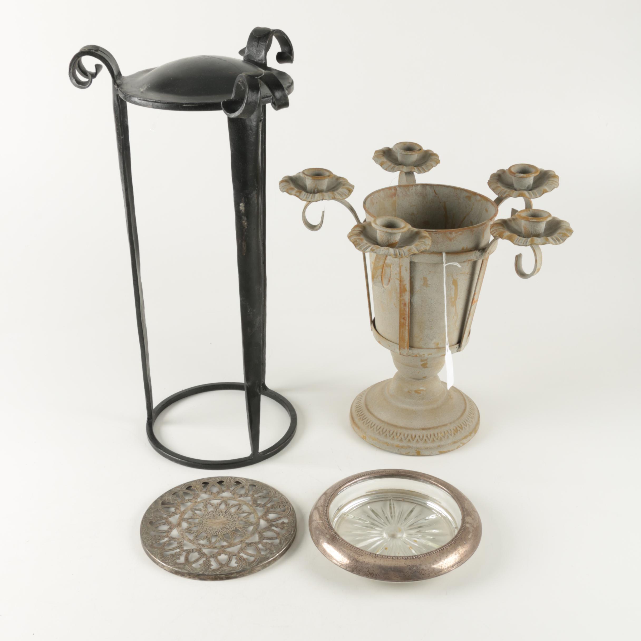 Assortment of Table Décor