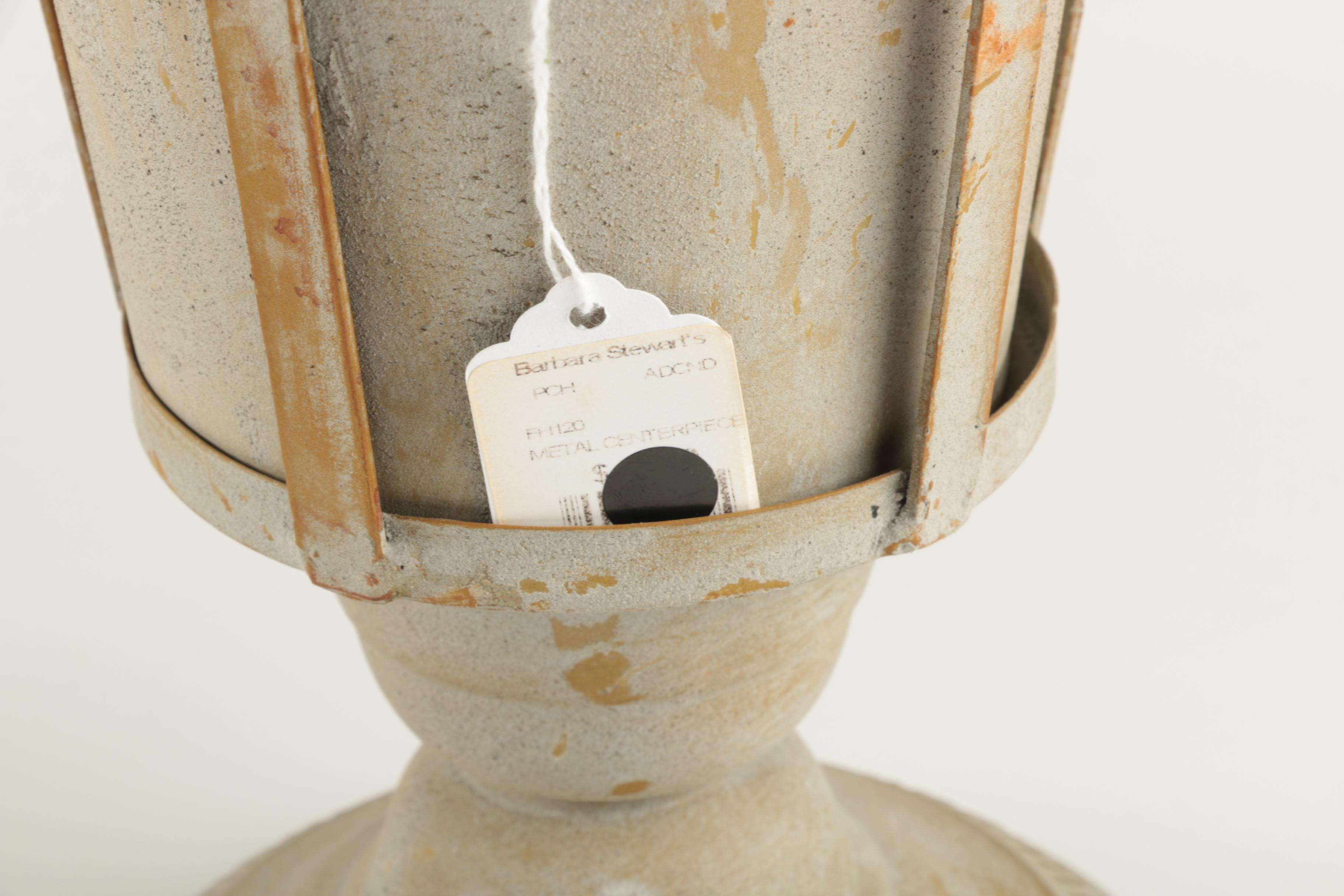 Assortment of Table Décor