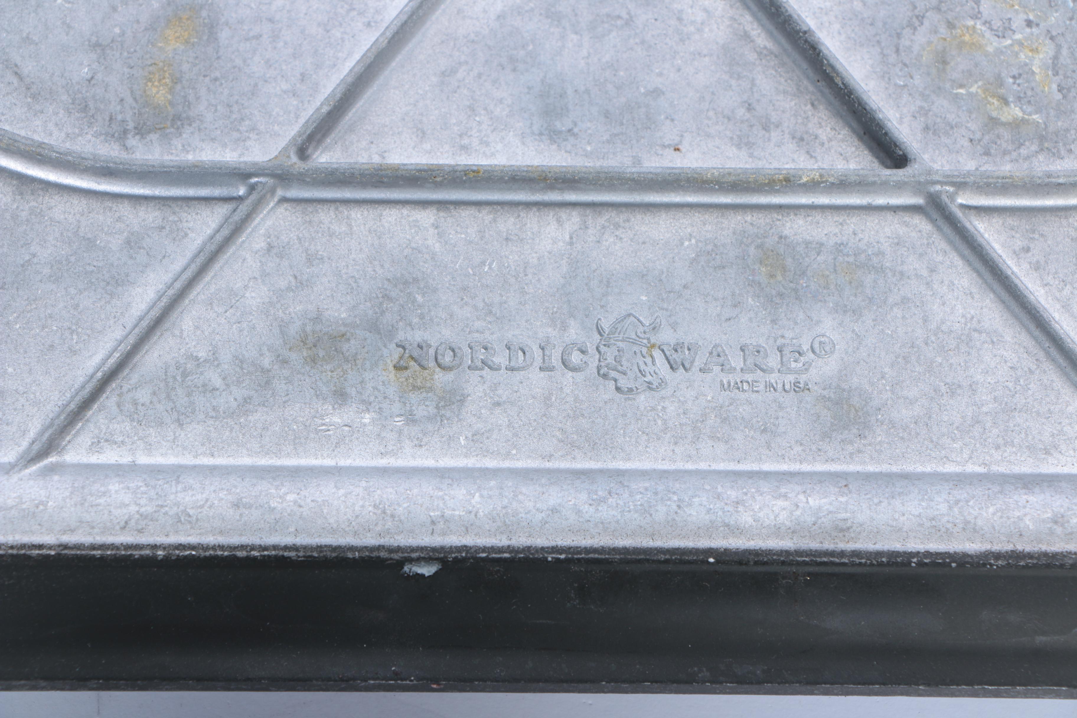 Nordic Ware Backsplash Griddle