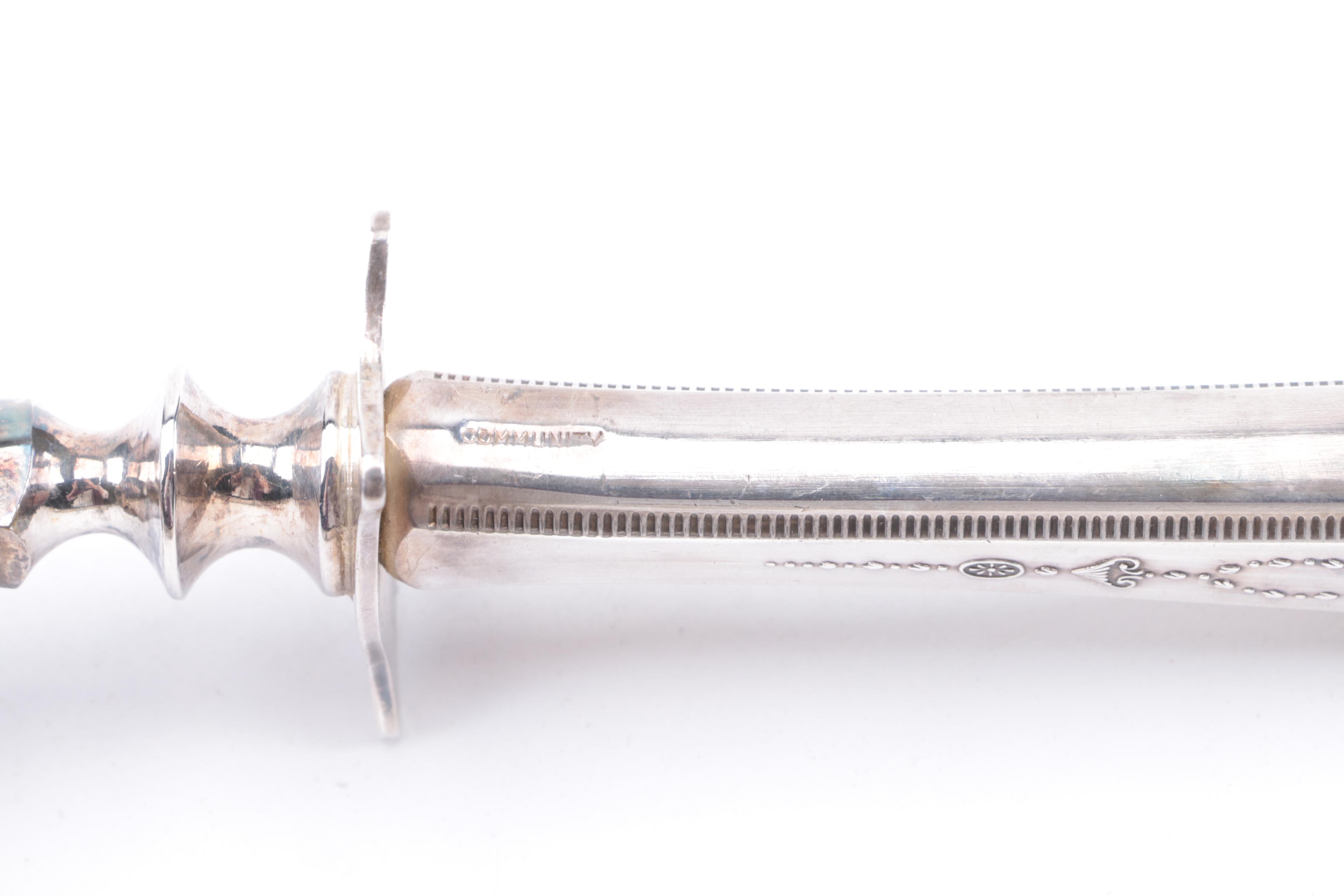 Oneida Community "Grosvenor" Silver Plate Carving Set