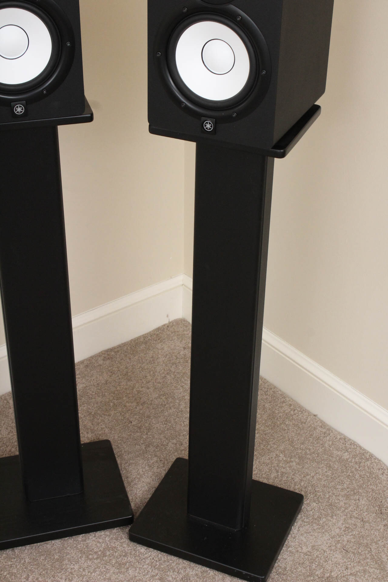 Yamaha Speakers with Stand