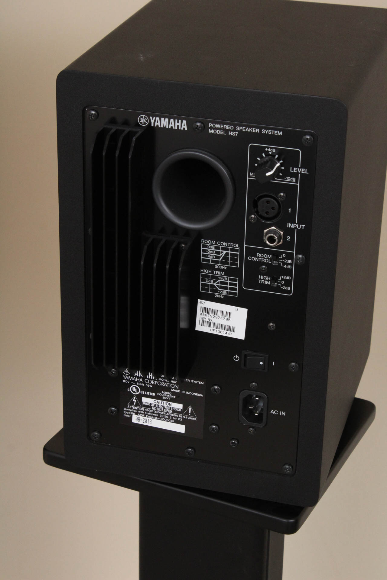 Yamaha Speakers with Stand