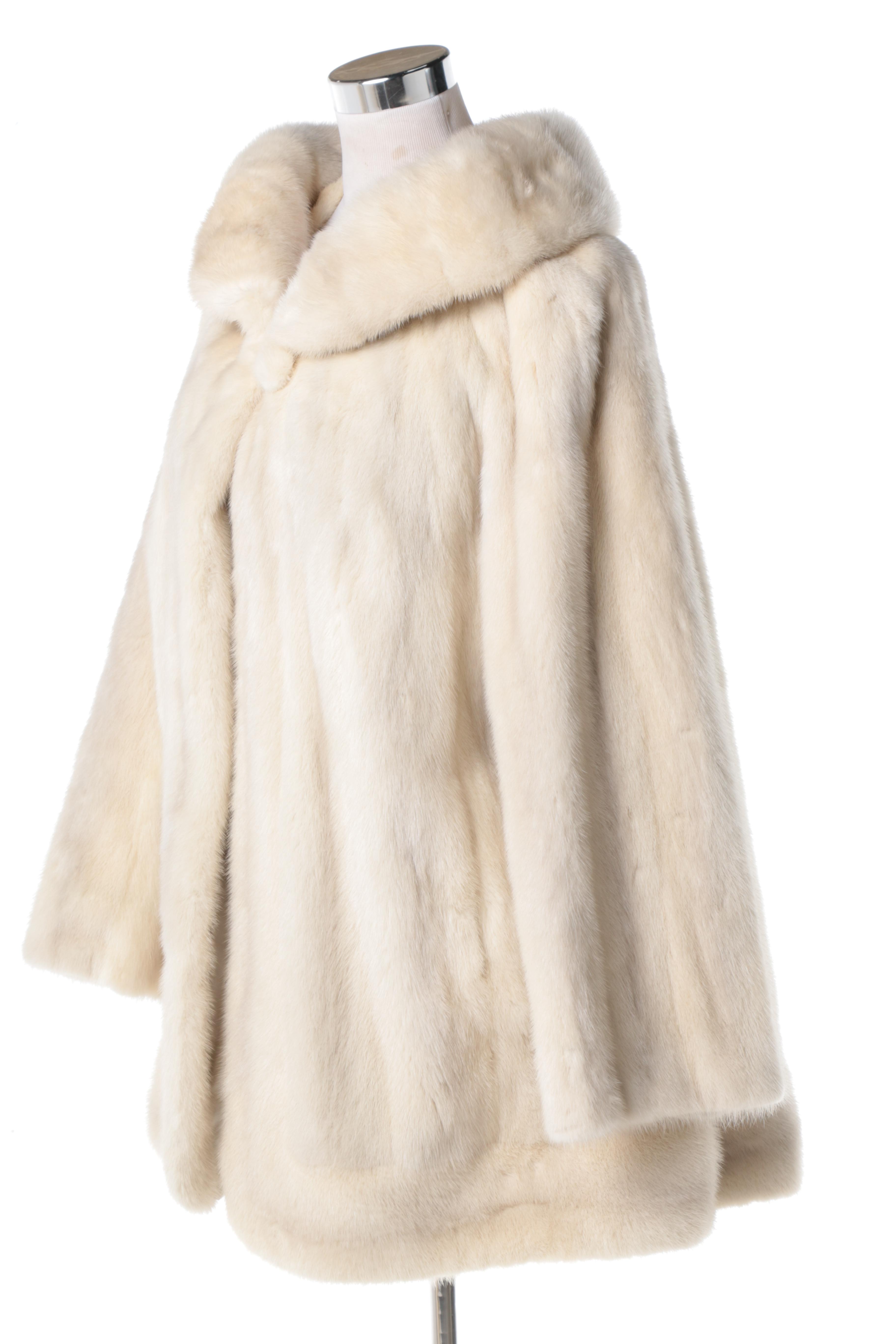 Women's Mid-Century Vintage Platinum Mink Swing Coat