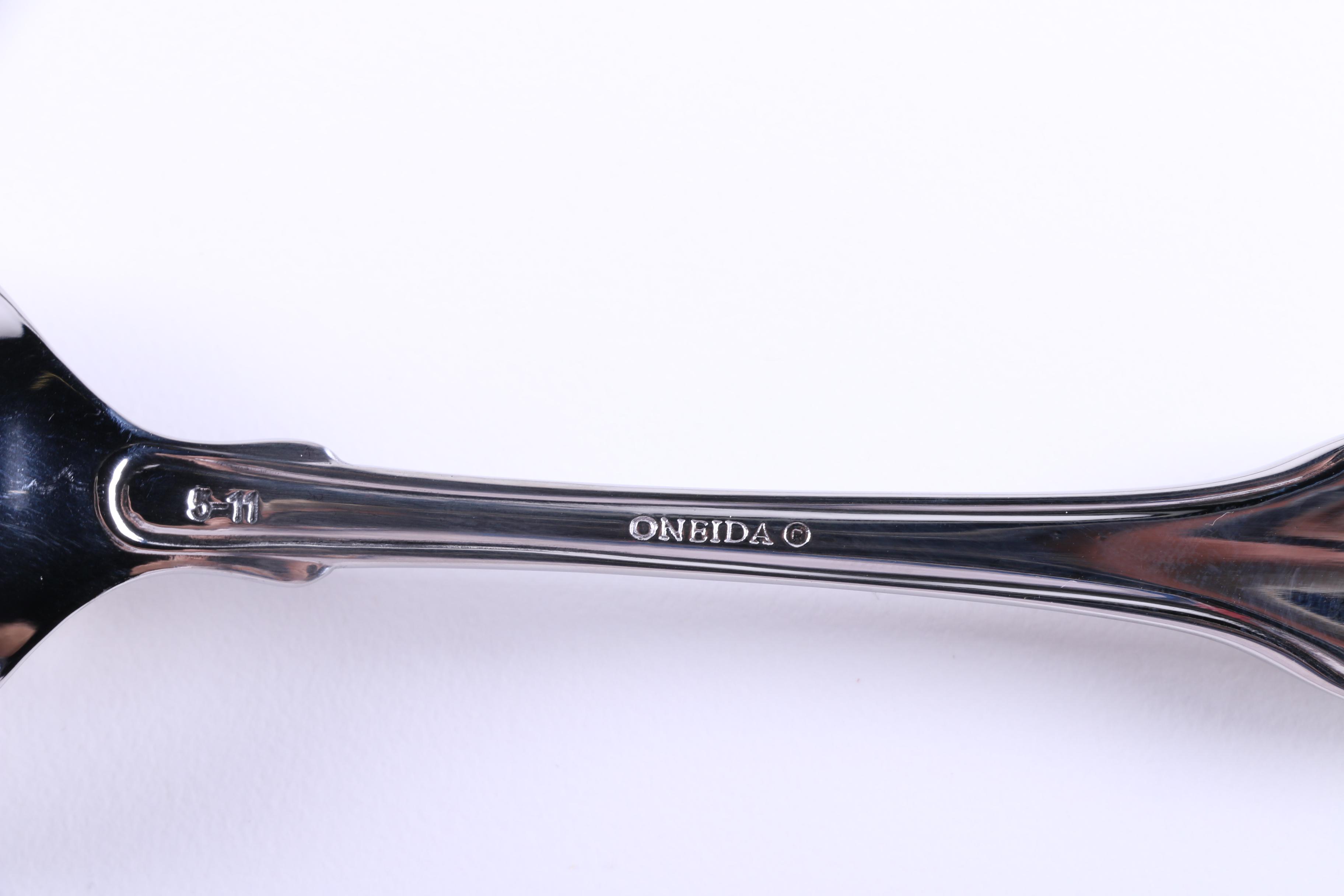 Oneida "Silver Shell" Silver Plate Flatware Set