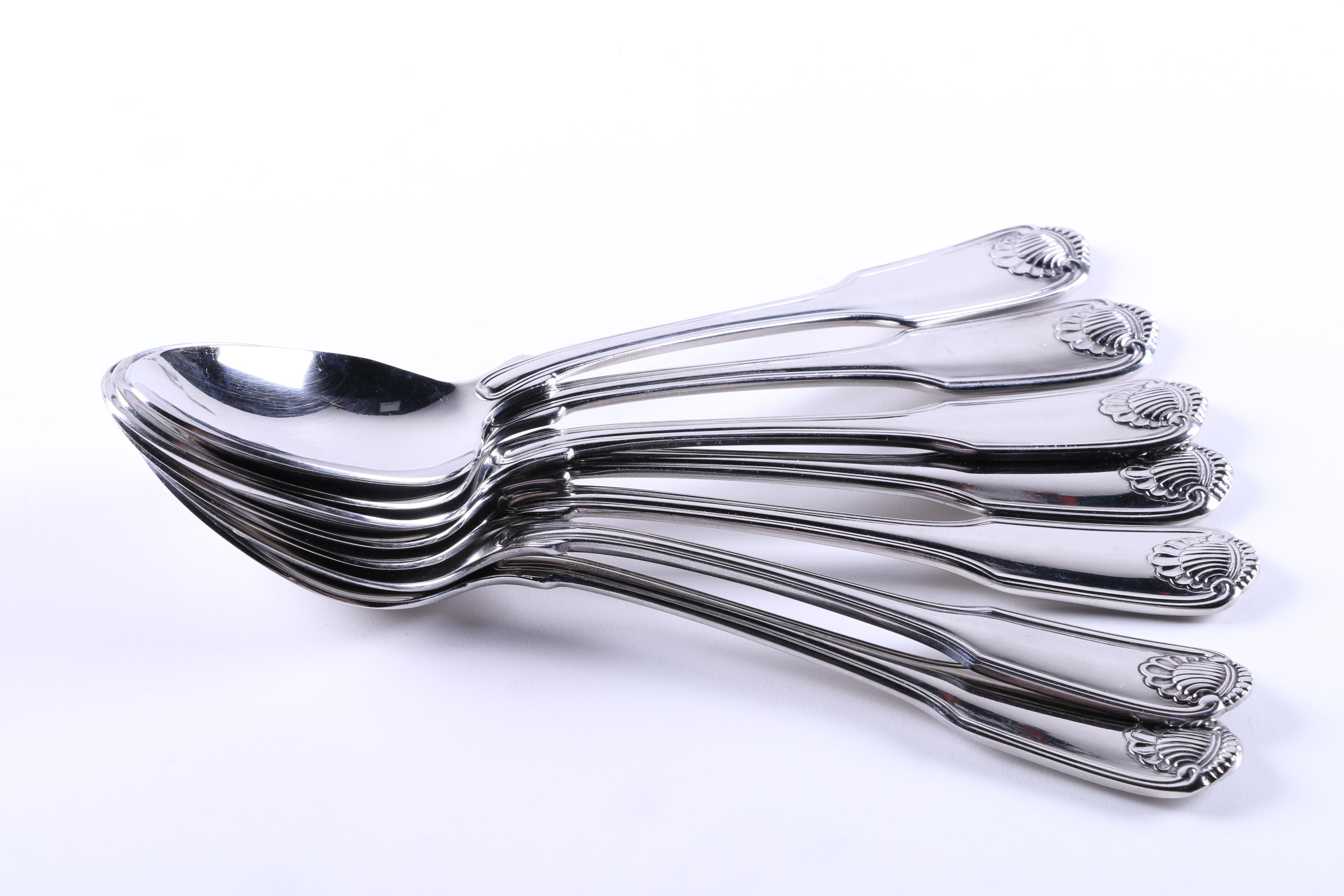 Oneida "Silver Shell" Silver Plate Flatware Set