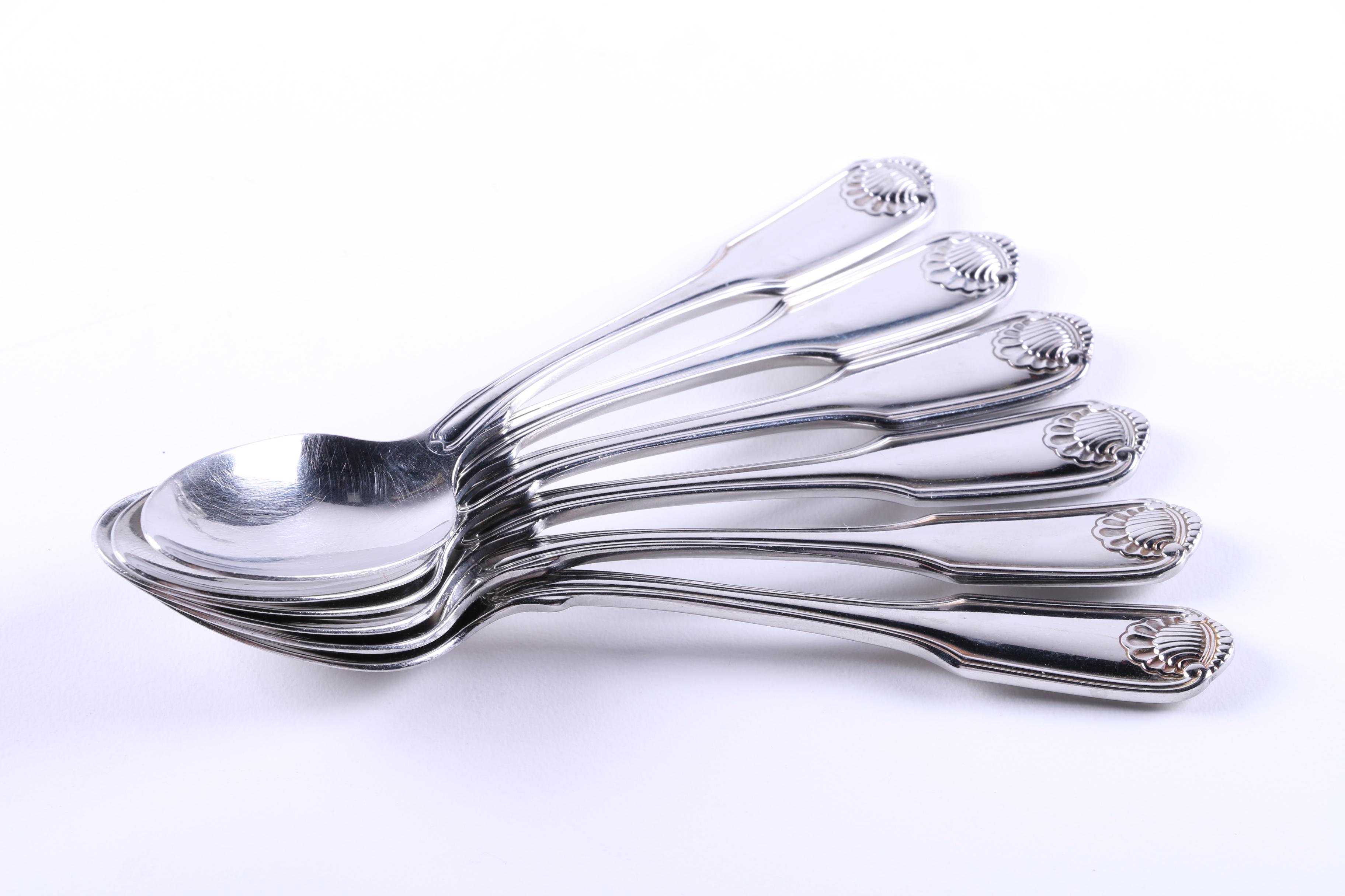 Oneida "Silver Shell" Silver Plate Flatware Set