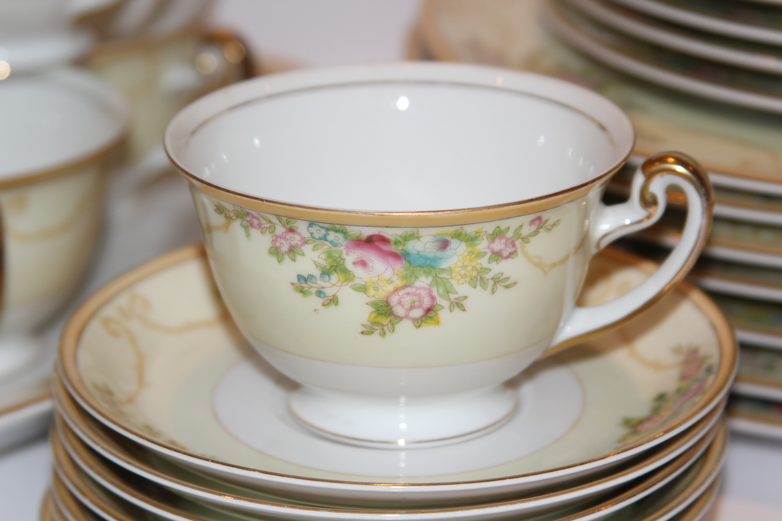 Meito China Handpainted Porcelain Serveware Set