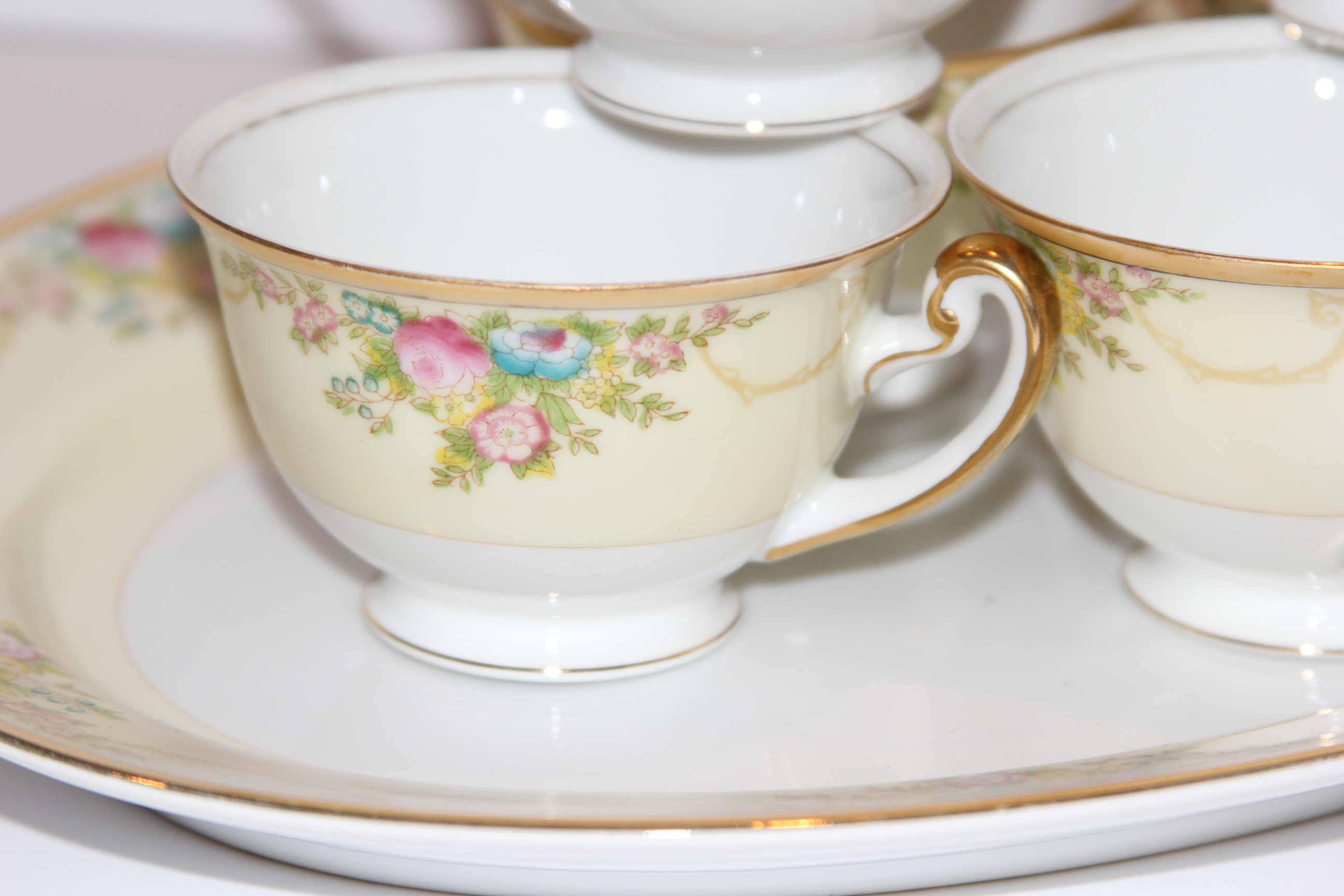 Meito China Handpainted Porcelain Serveware Set