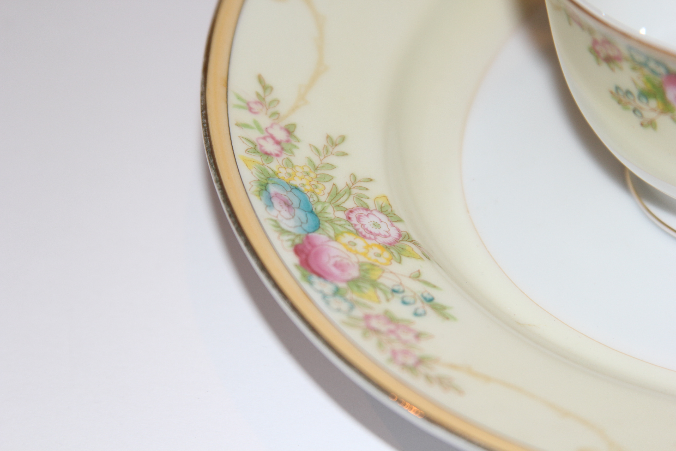 Meito China Handpainted Porcelain Serveware Set