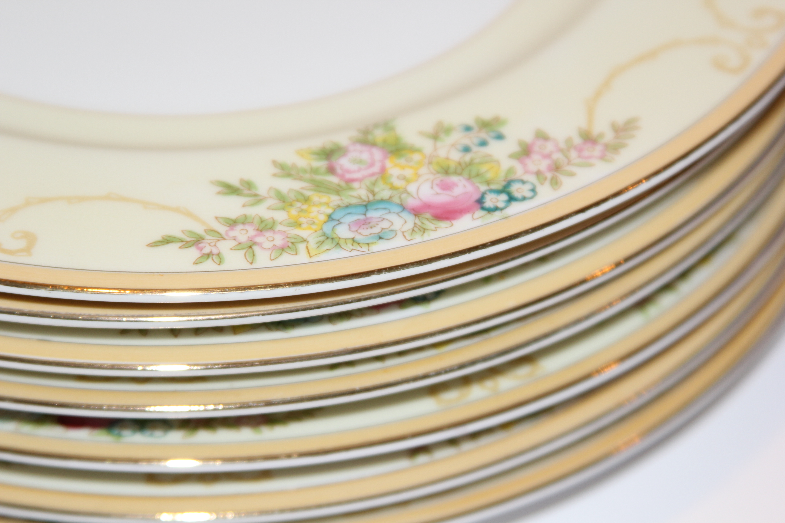 Meito China Handpainted Porcelain Serveware Set