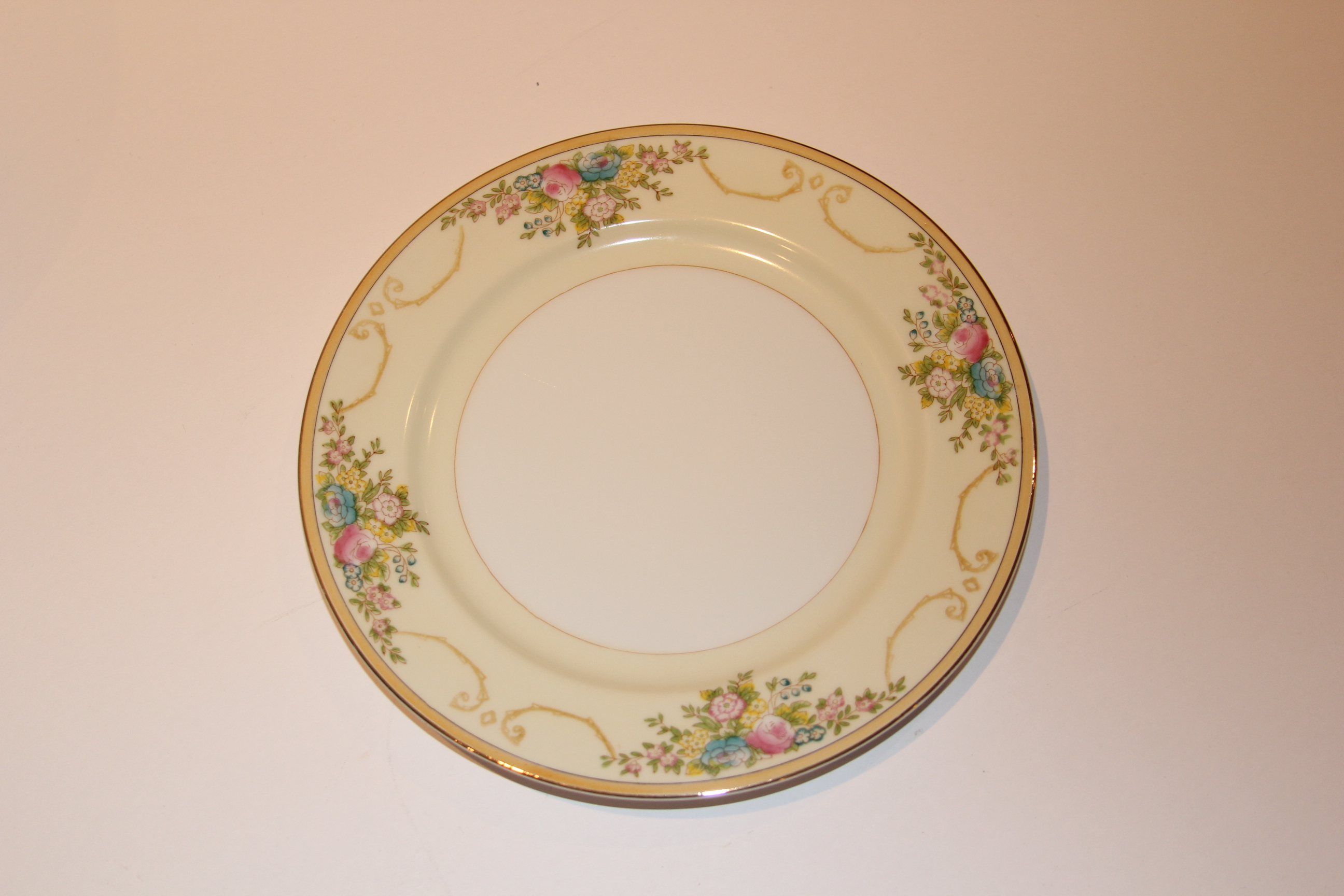 Meito China Handpainted Porcelain Serveware Set