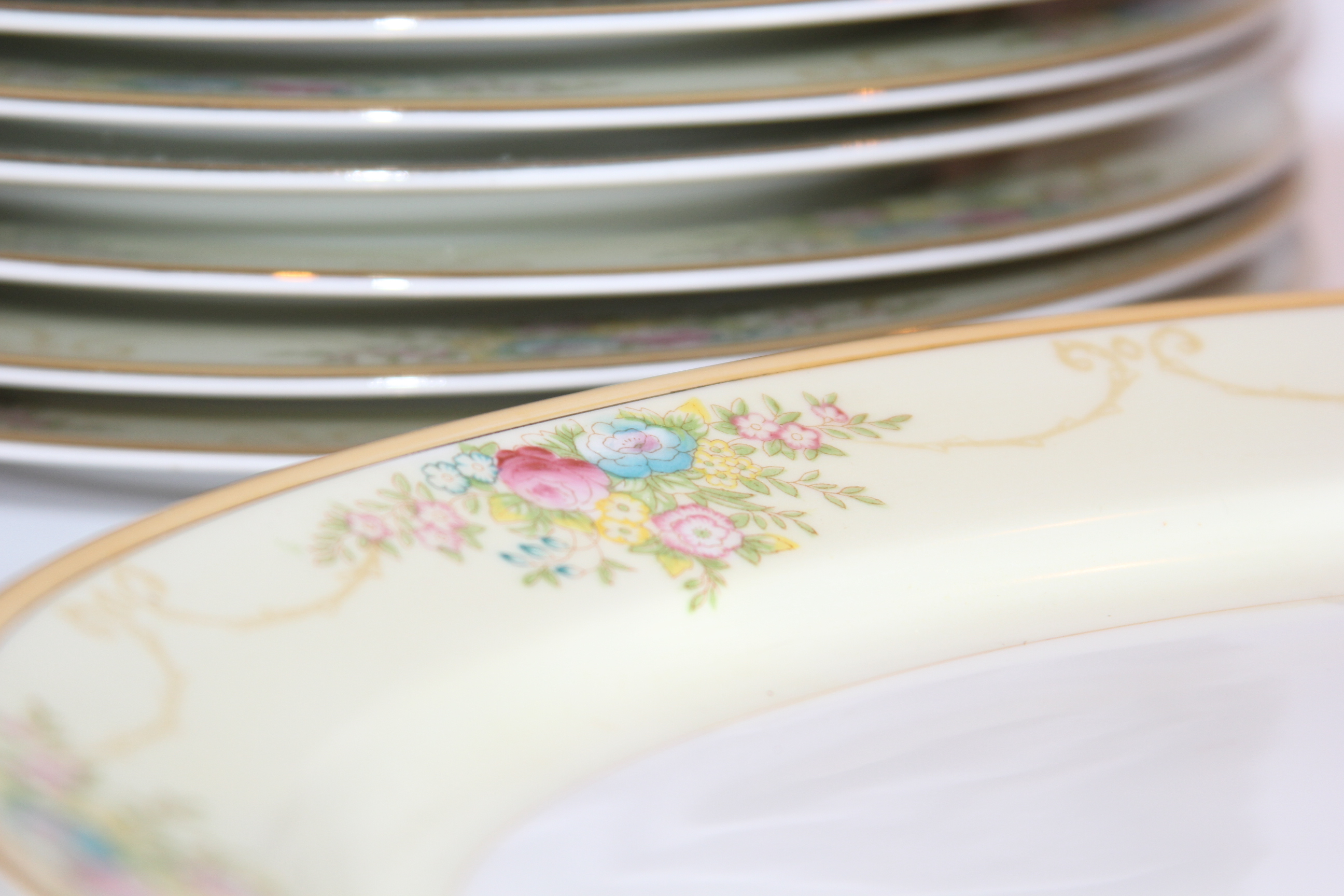 Meito China Handpainted Porcelain Serveware Set