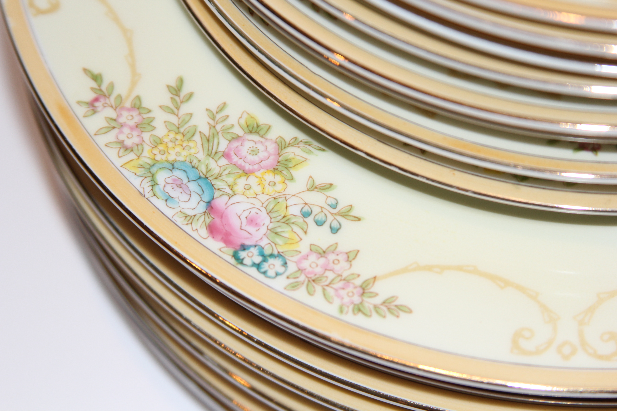 Meito China Handpainted Porcelain Serveware Set