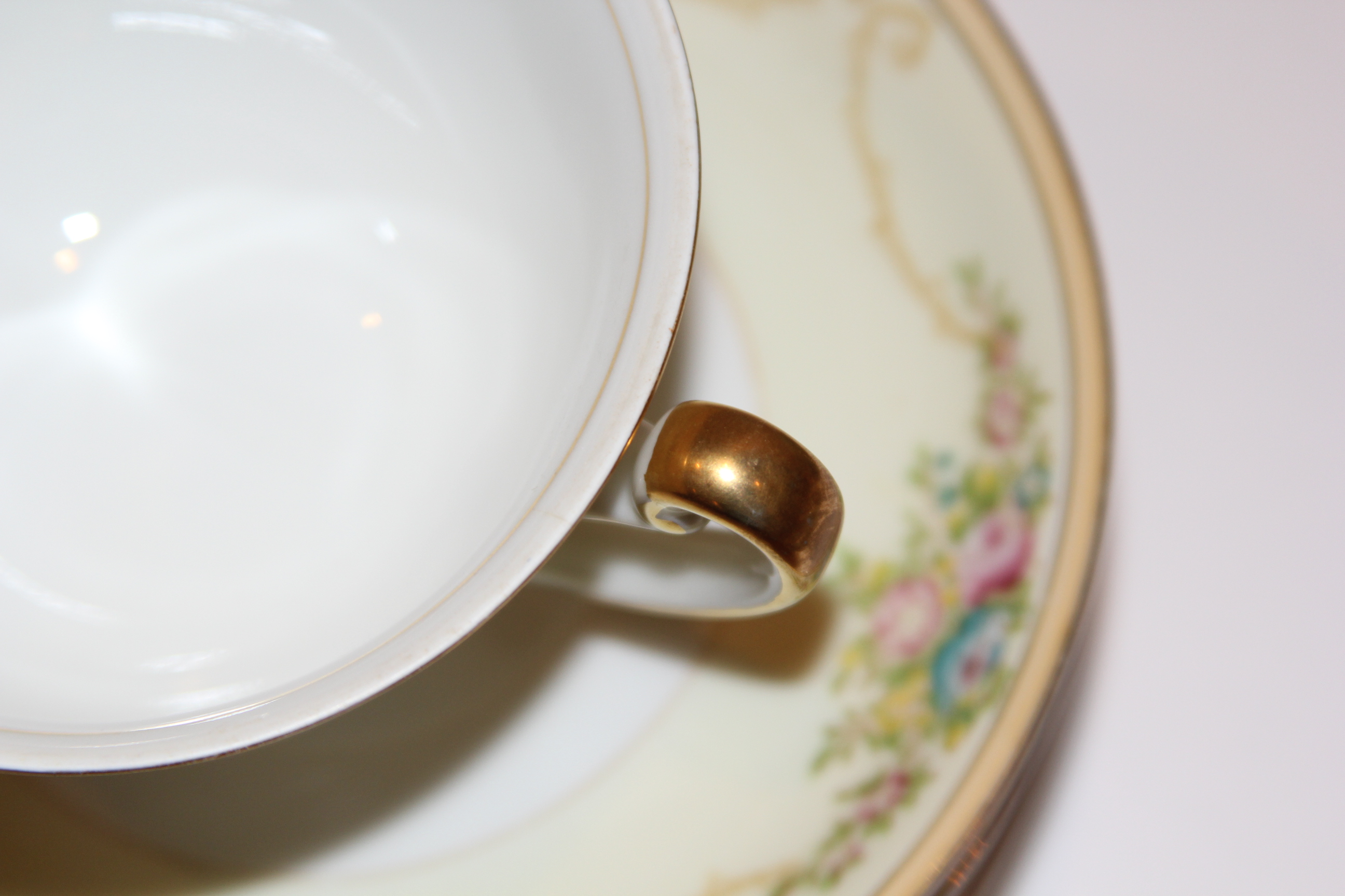 Meito China Handpainted Porcelain Serveware Set