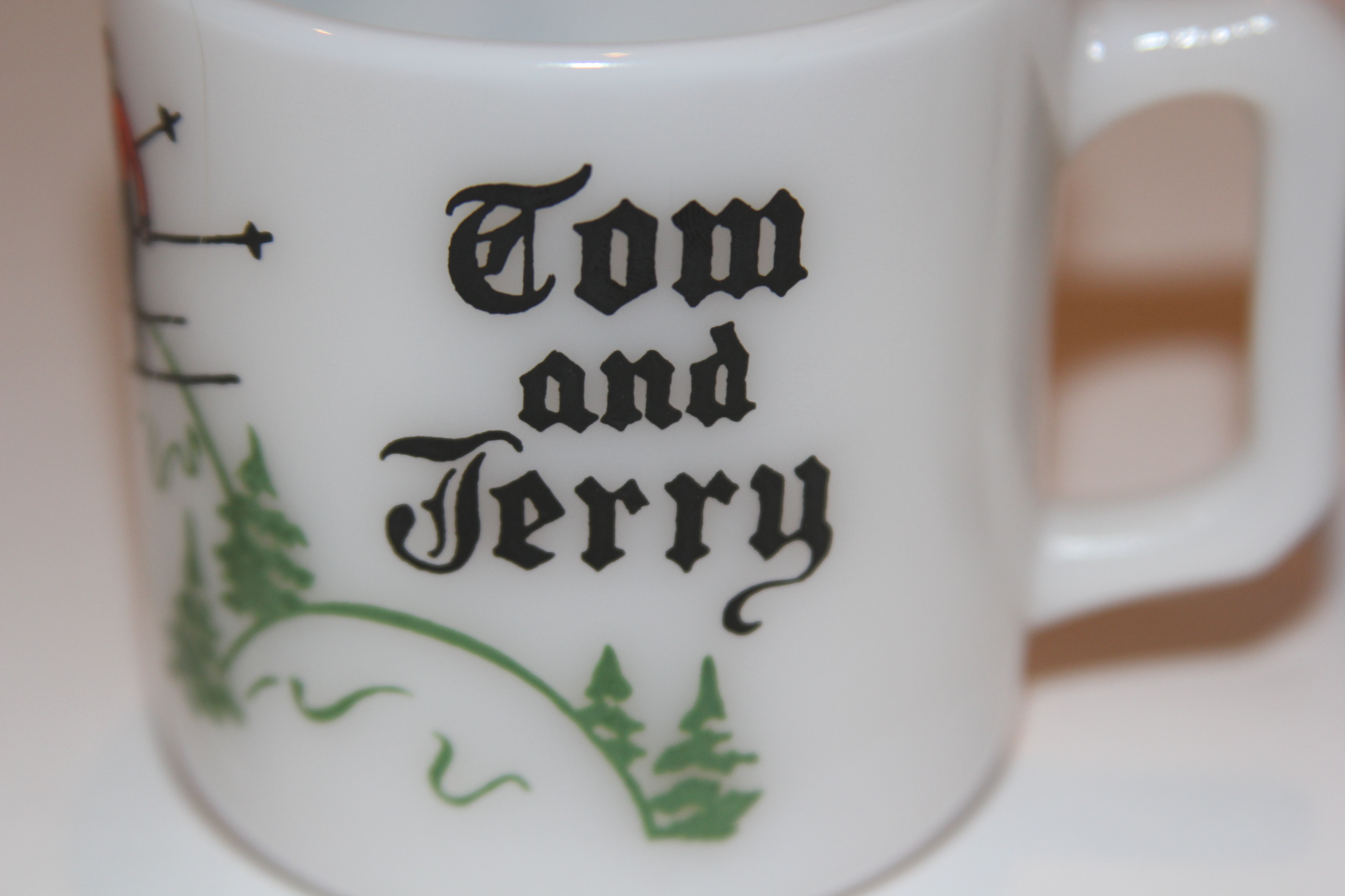 1930s Handpainted Tom & Jerry Milk Glass Bowl & Glasses