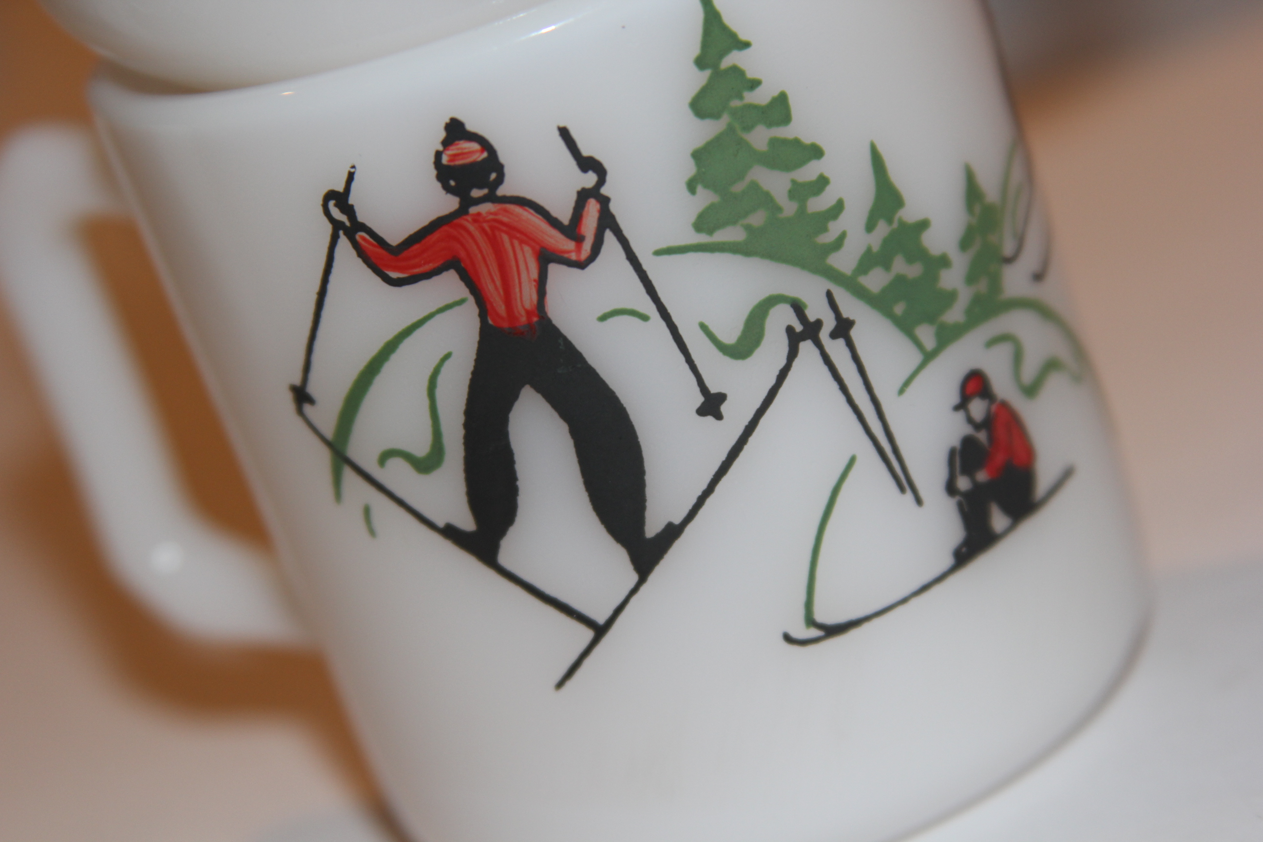 1930s Handpainted Tom & Jerry Milk Glass Bowl & Glasses