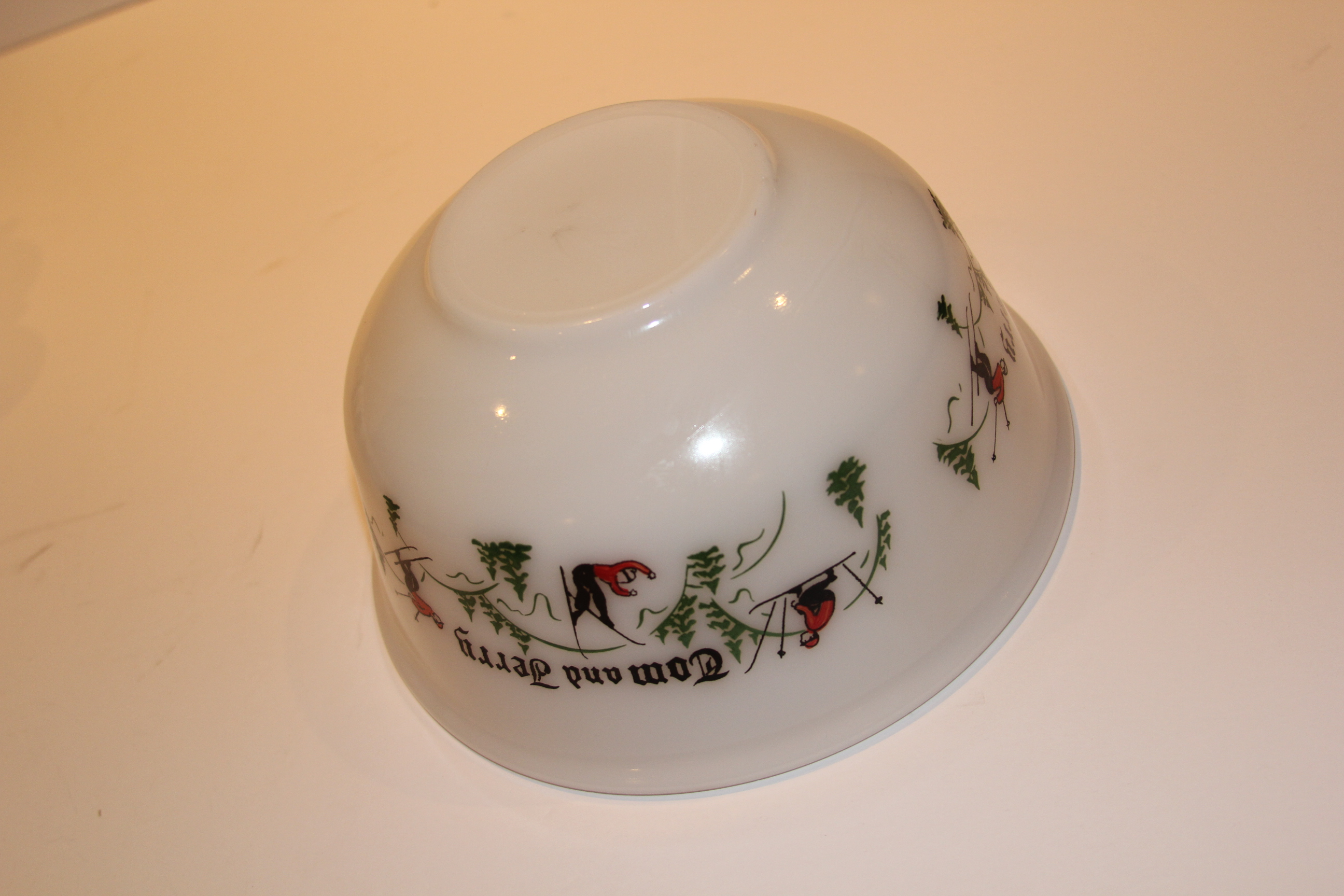 1930s Handpainted Tom & Jerry Milk Glass Bowl & Glasses