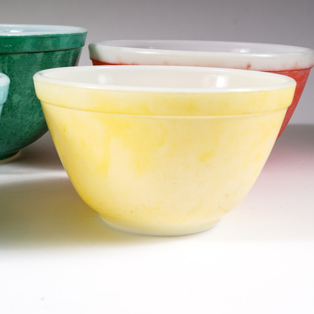 Vintage Pyrex Mixing Bowls