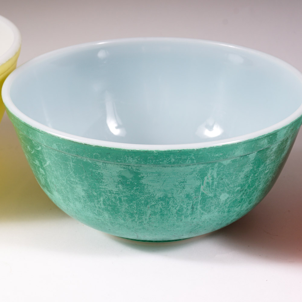 Vintage Pyrex Mixing Bowls