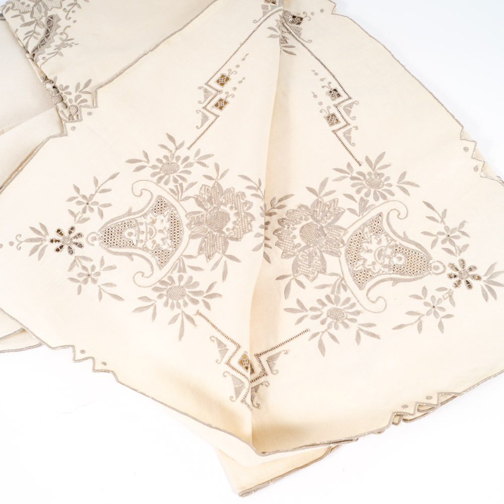 Vintage Embroidered Linen Tablecloth and Napkins