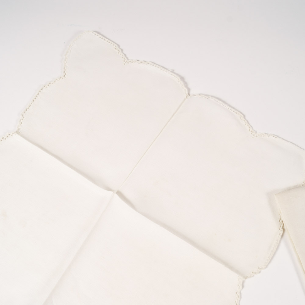 Vintage Linen Card Tablecloth and Napkins