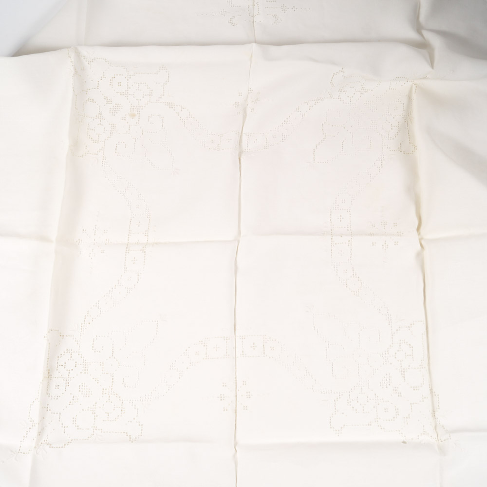 Vintage Linen Card Tablecloth and Napkins