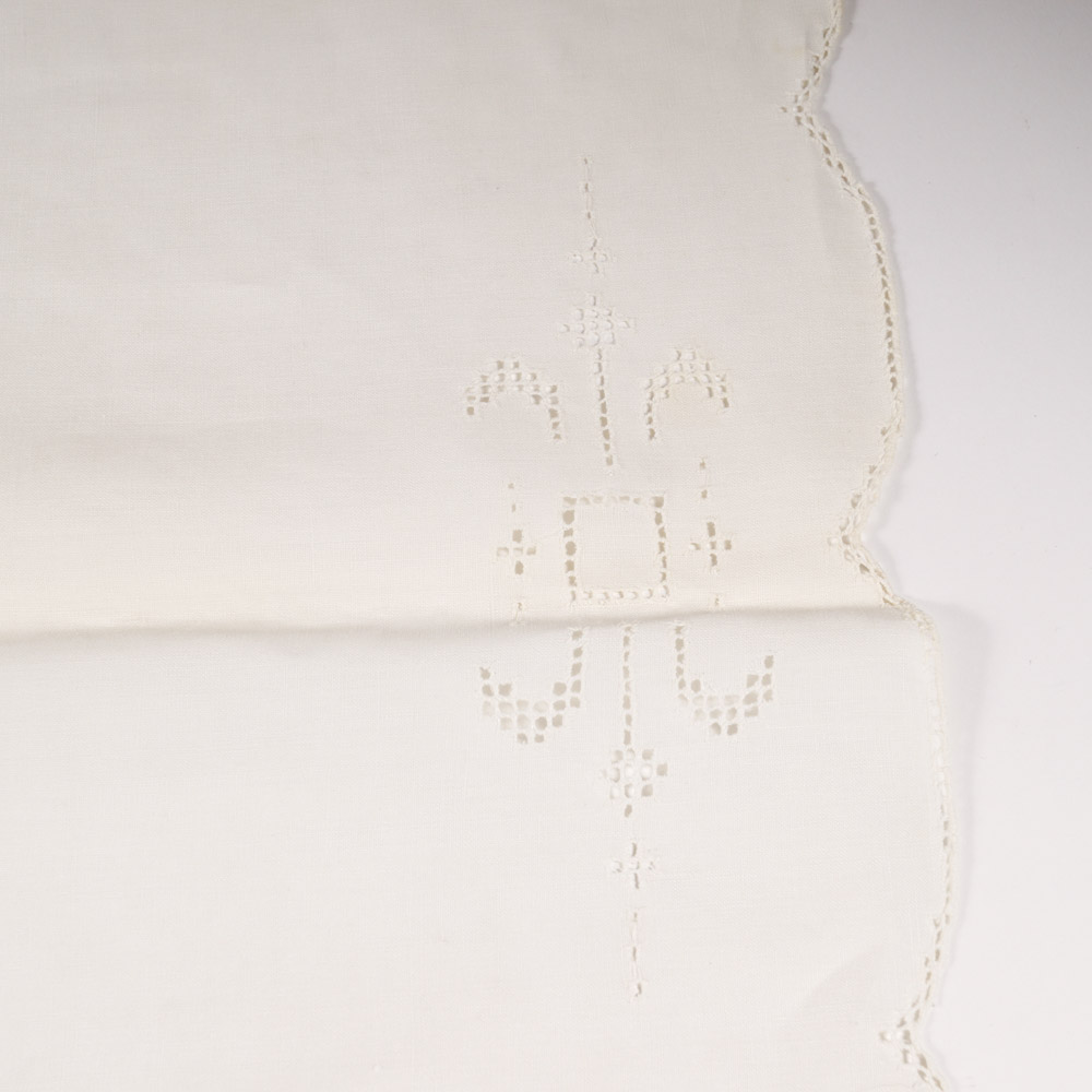 Vintage Linen Card Tablecloth and Napkins