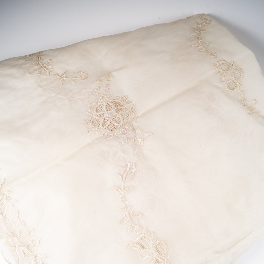 Hand-Crafted Jusi Lace Tablecloth and Napkins From the Philippines
