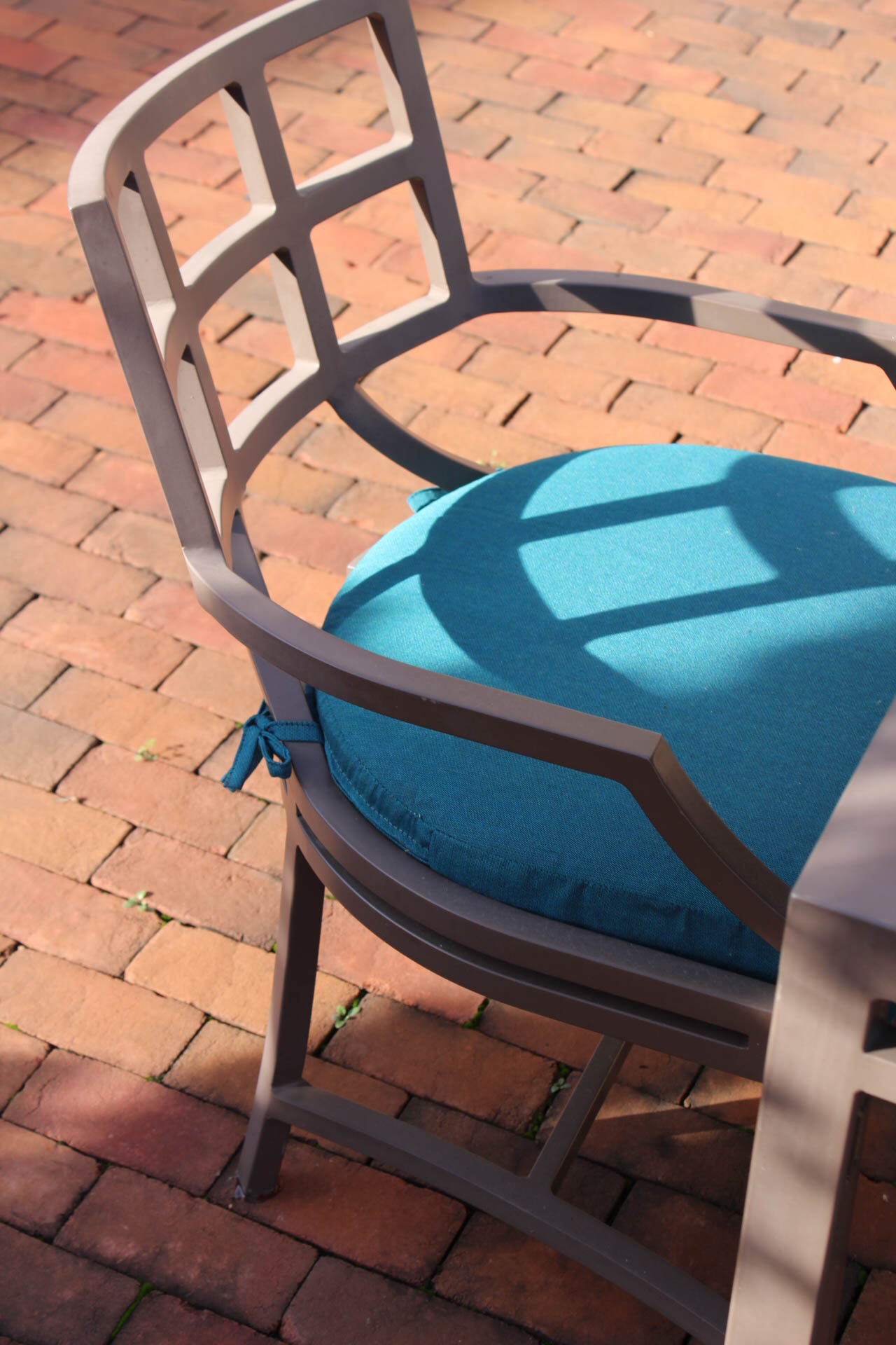 Lane Venture Patio Table with Chairs