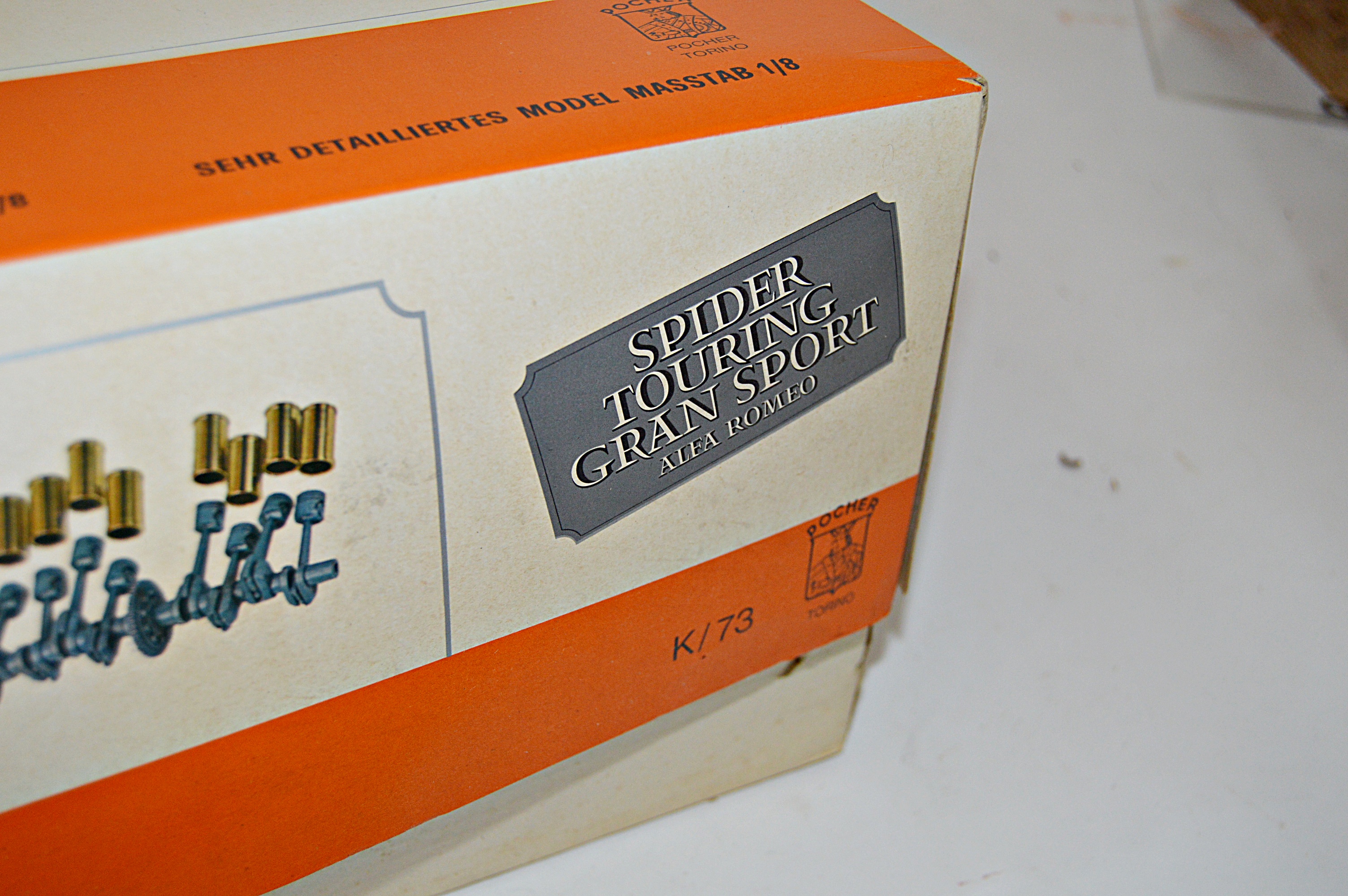 Alfa Romeo Spider Touring Gran Sport 1/8 Scale Model Kit