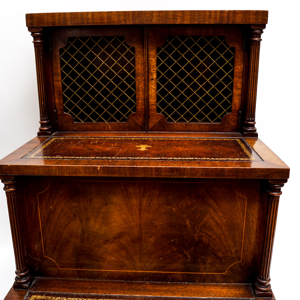 Vintage Regency Style Mahogany Bed Step End Table