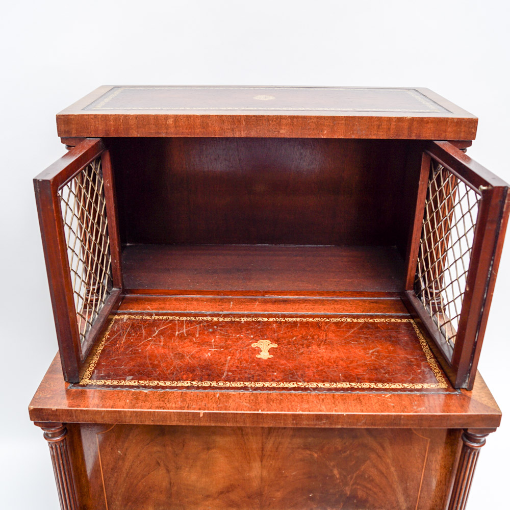 Vintage Regency Style Mahogany Bed Step End Table